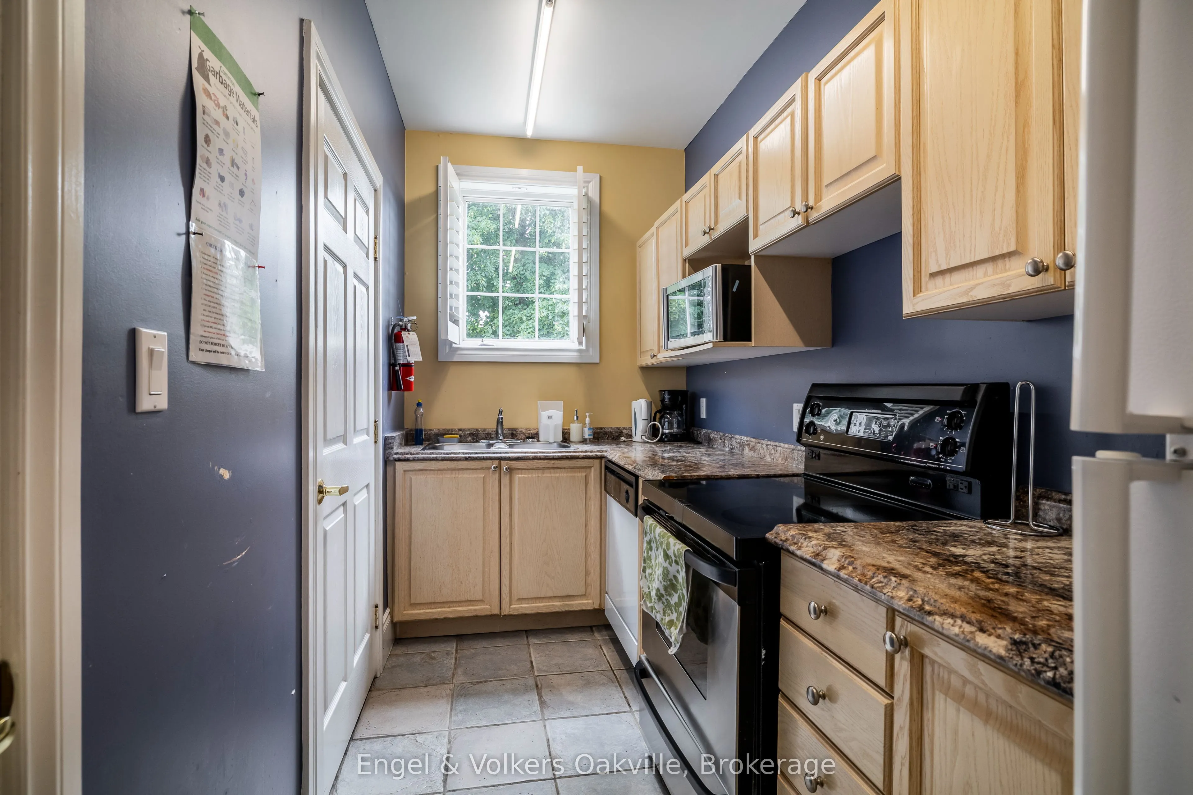 1451 Walker's Line, #411
