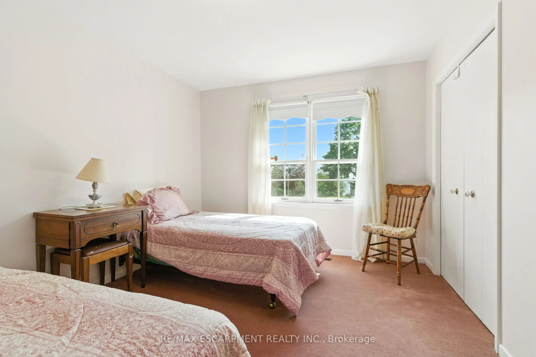 1401 Captain Court