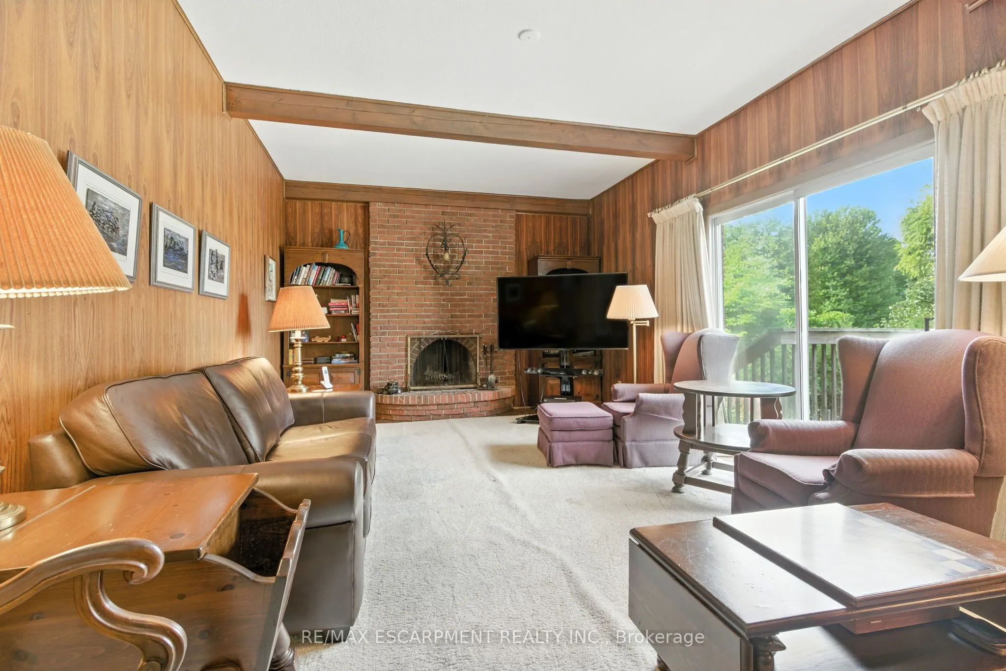 1401 Captain Court