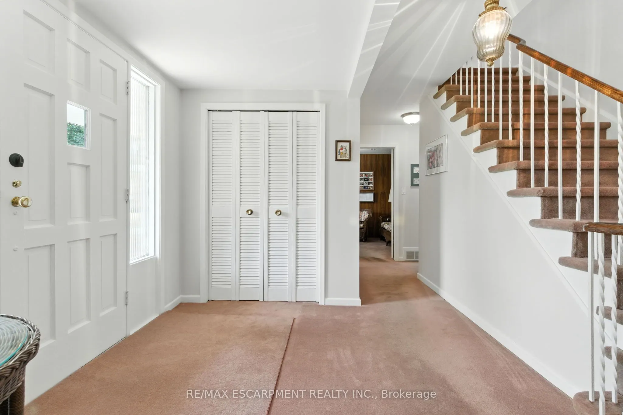 1401 Captain Court