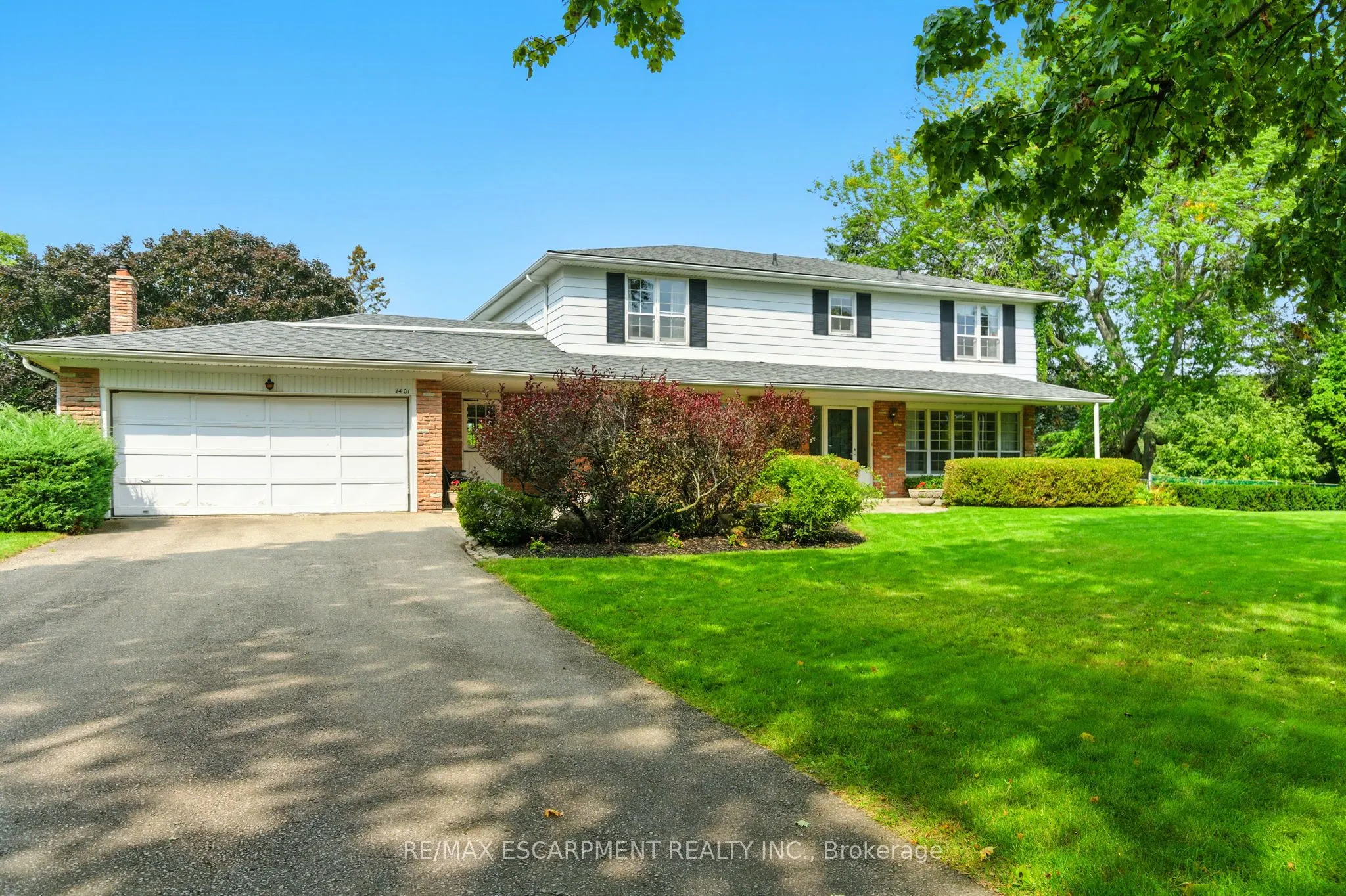 1401 Captain Court