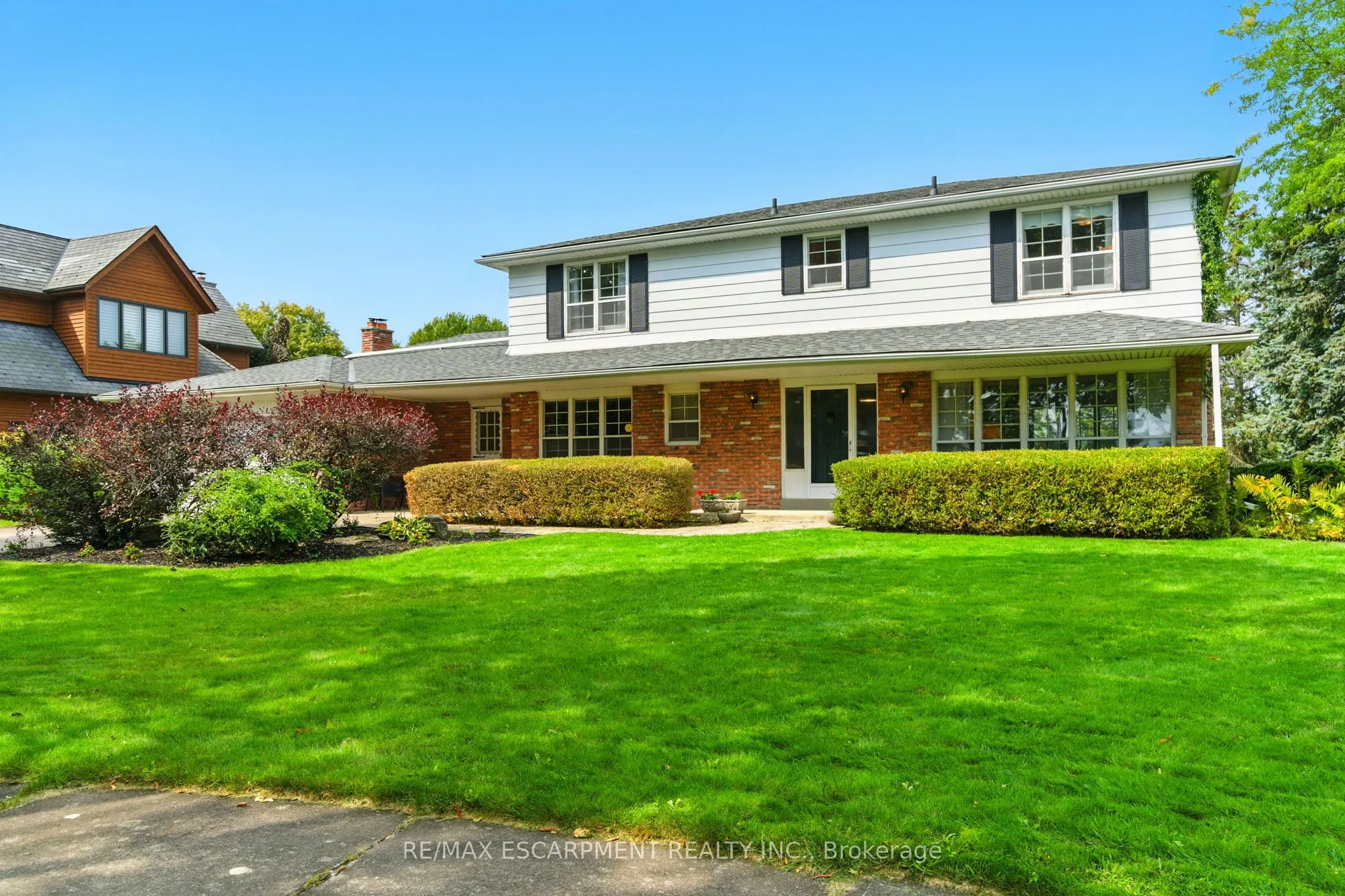 1401 Captain Court