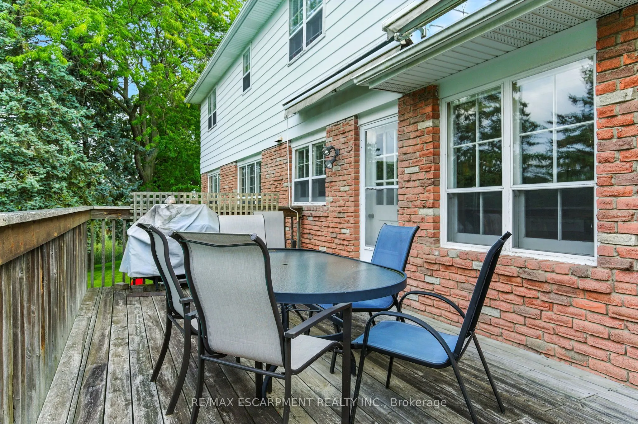 1401 Captain Court