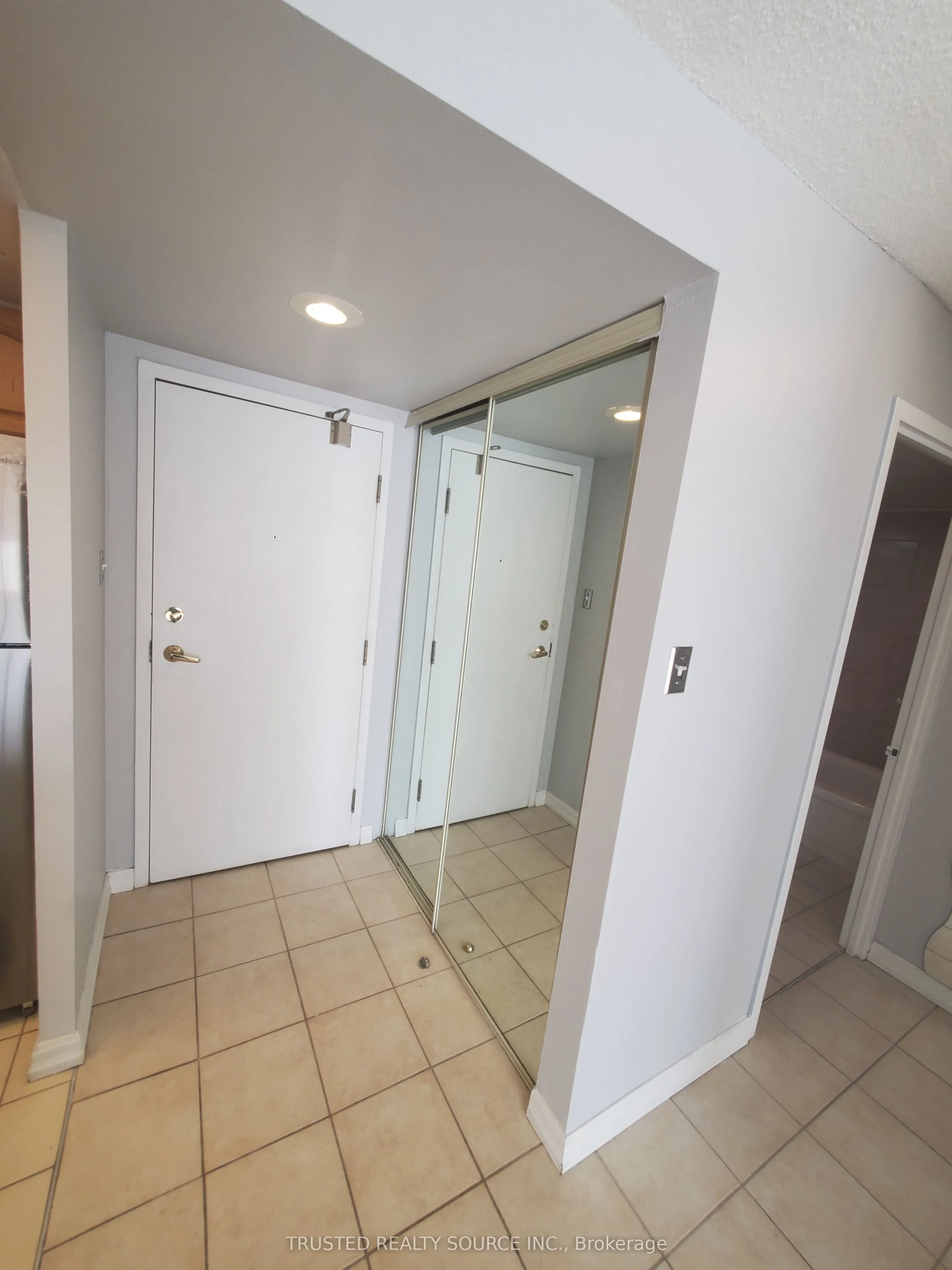 2091 Hurontario Street, #904