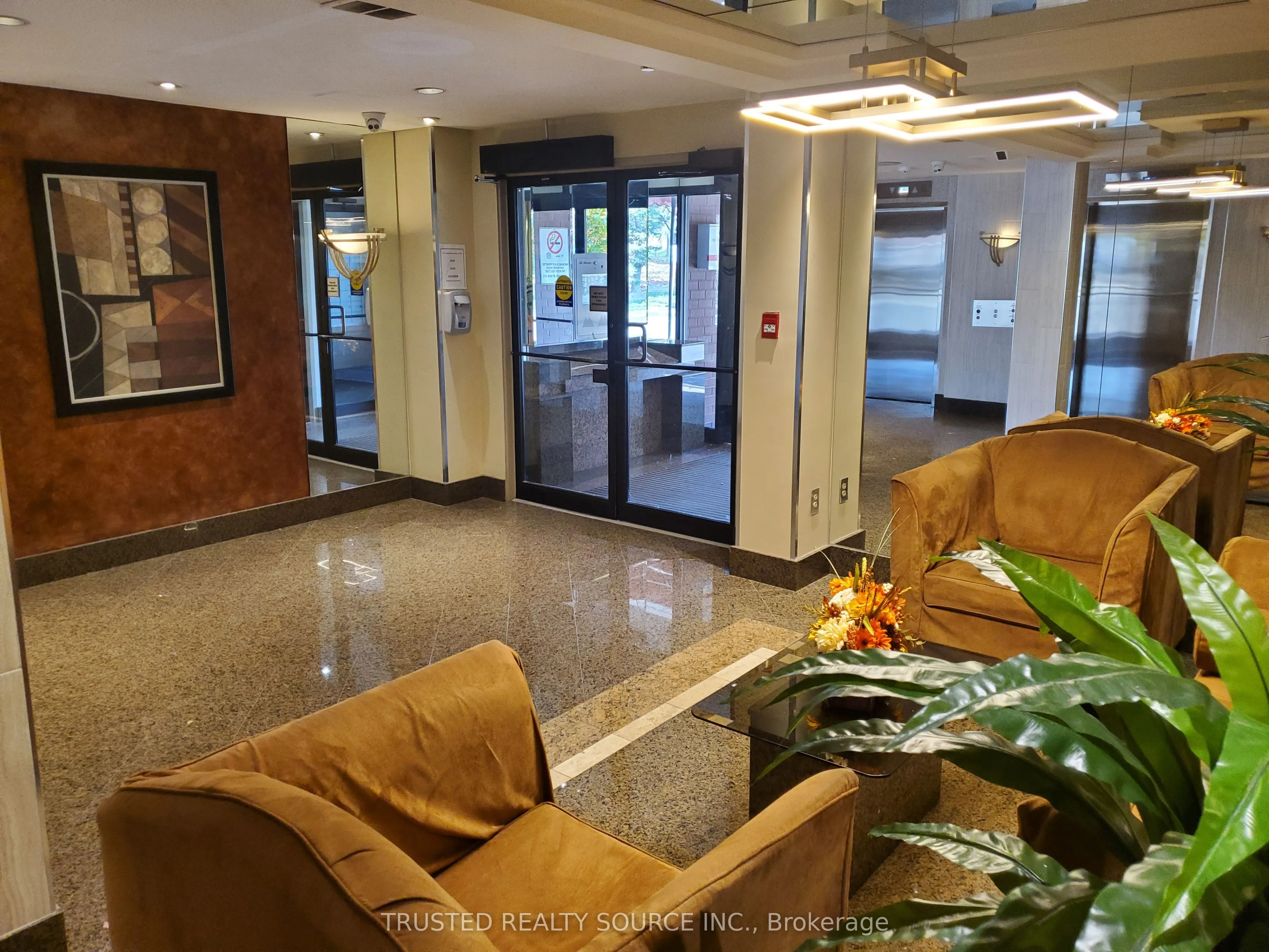 2091 Hurontario Street, #904