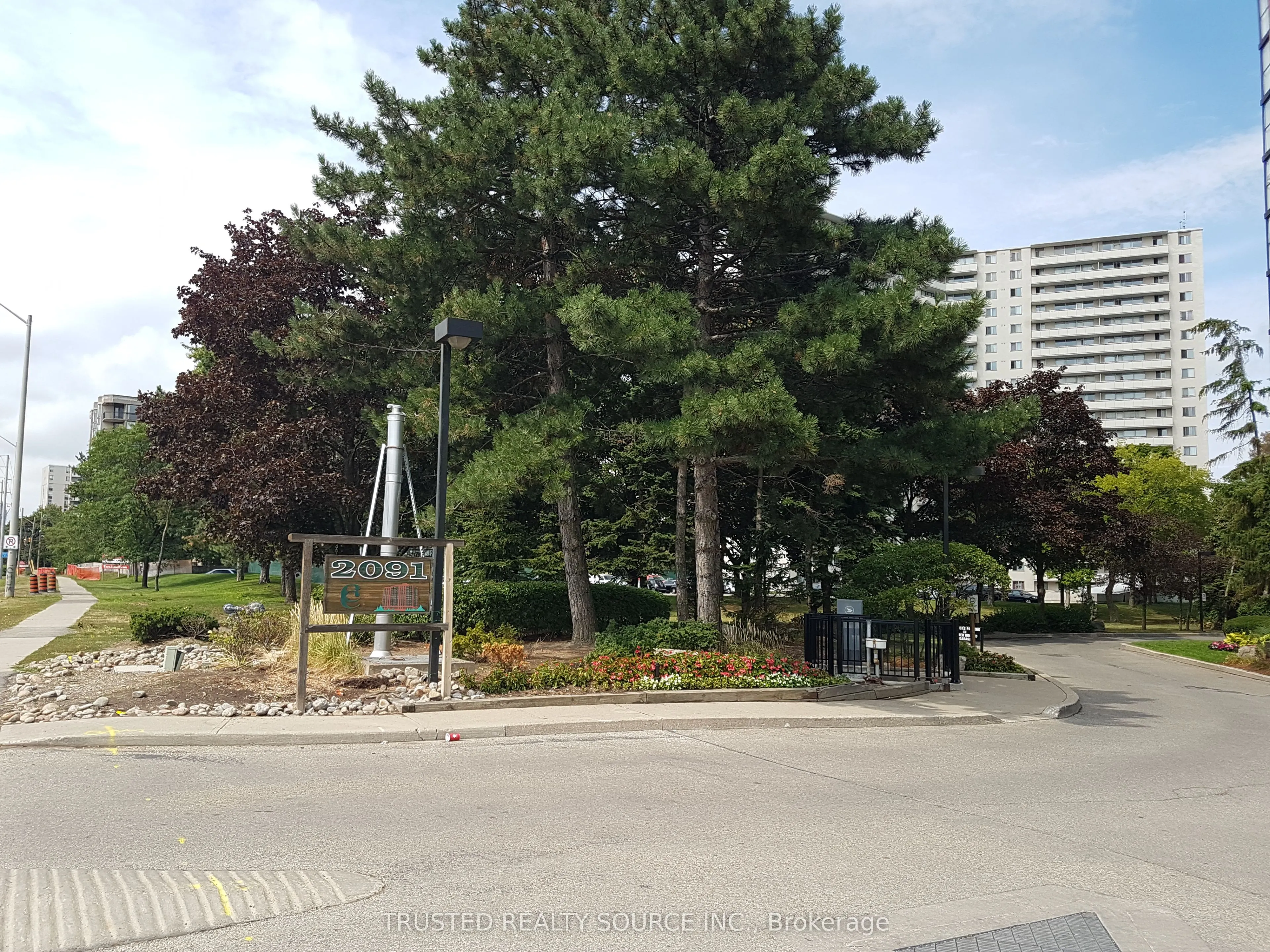 2091 Hurontario Street, #904