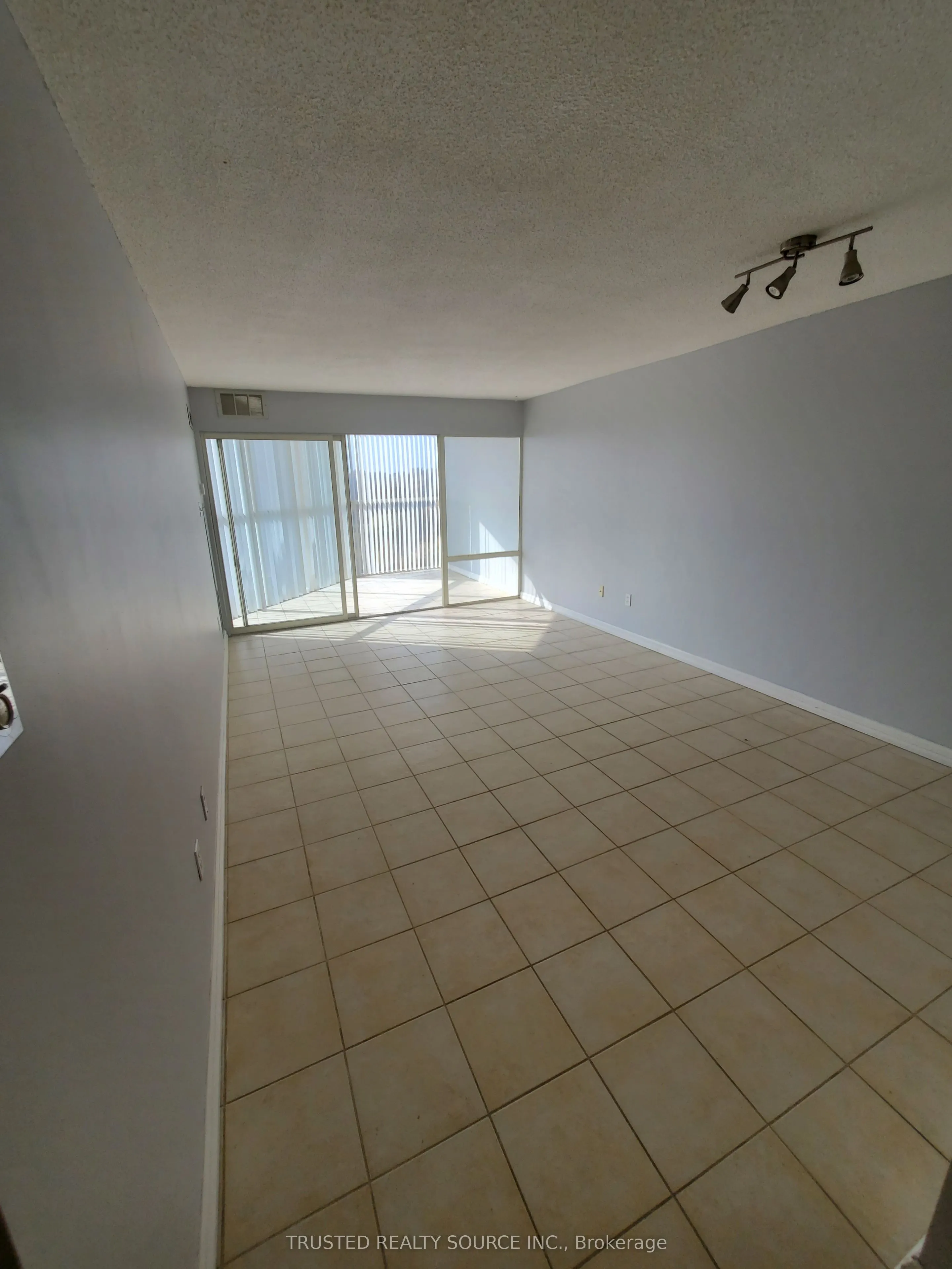 2091 Hurontario Street, #904