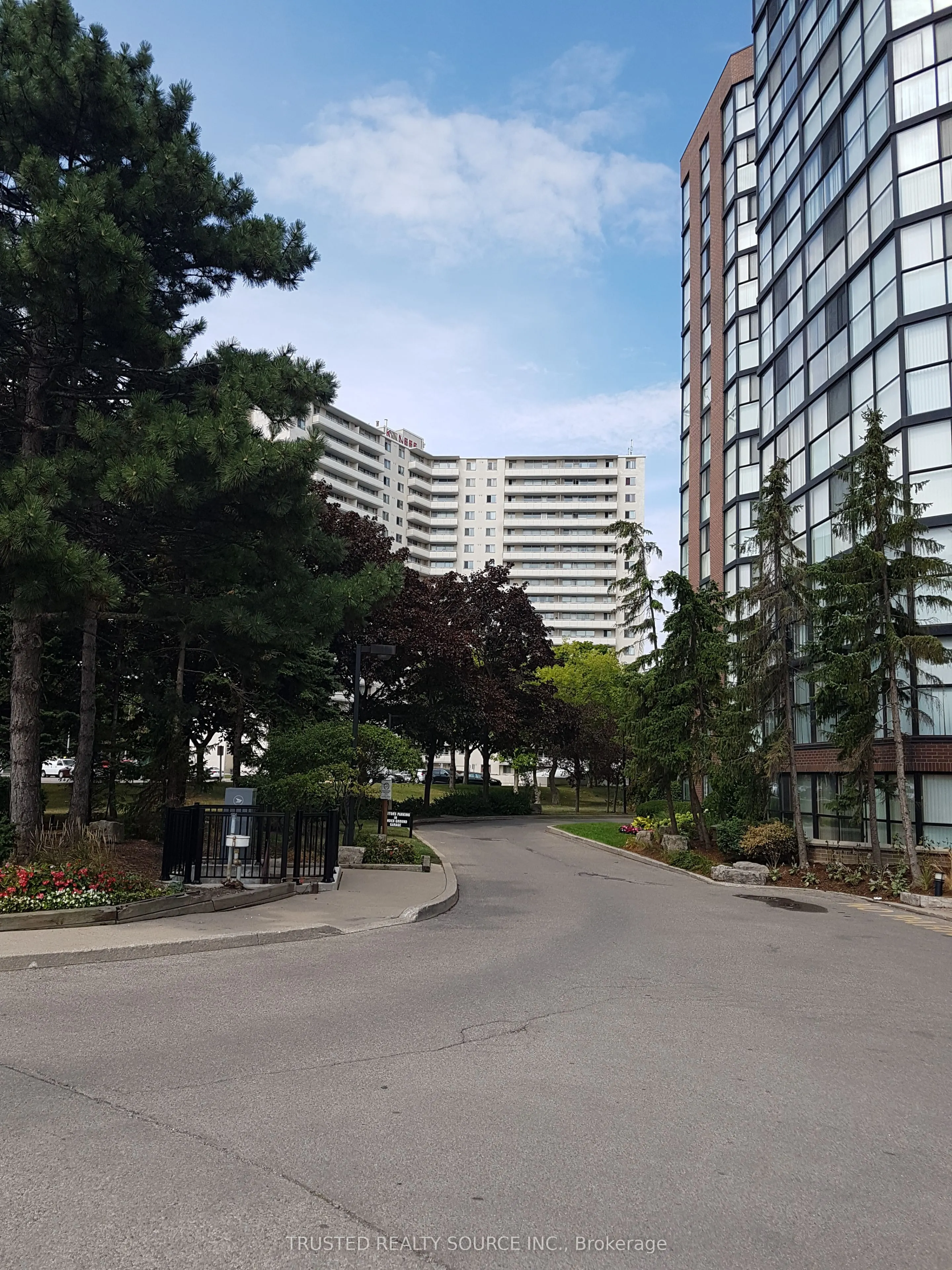 2091 Hurontario Street, #904