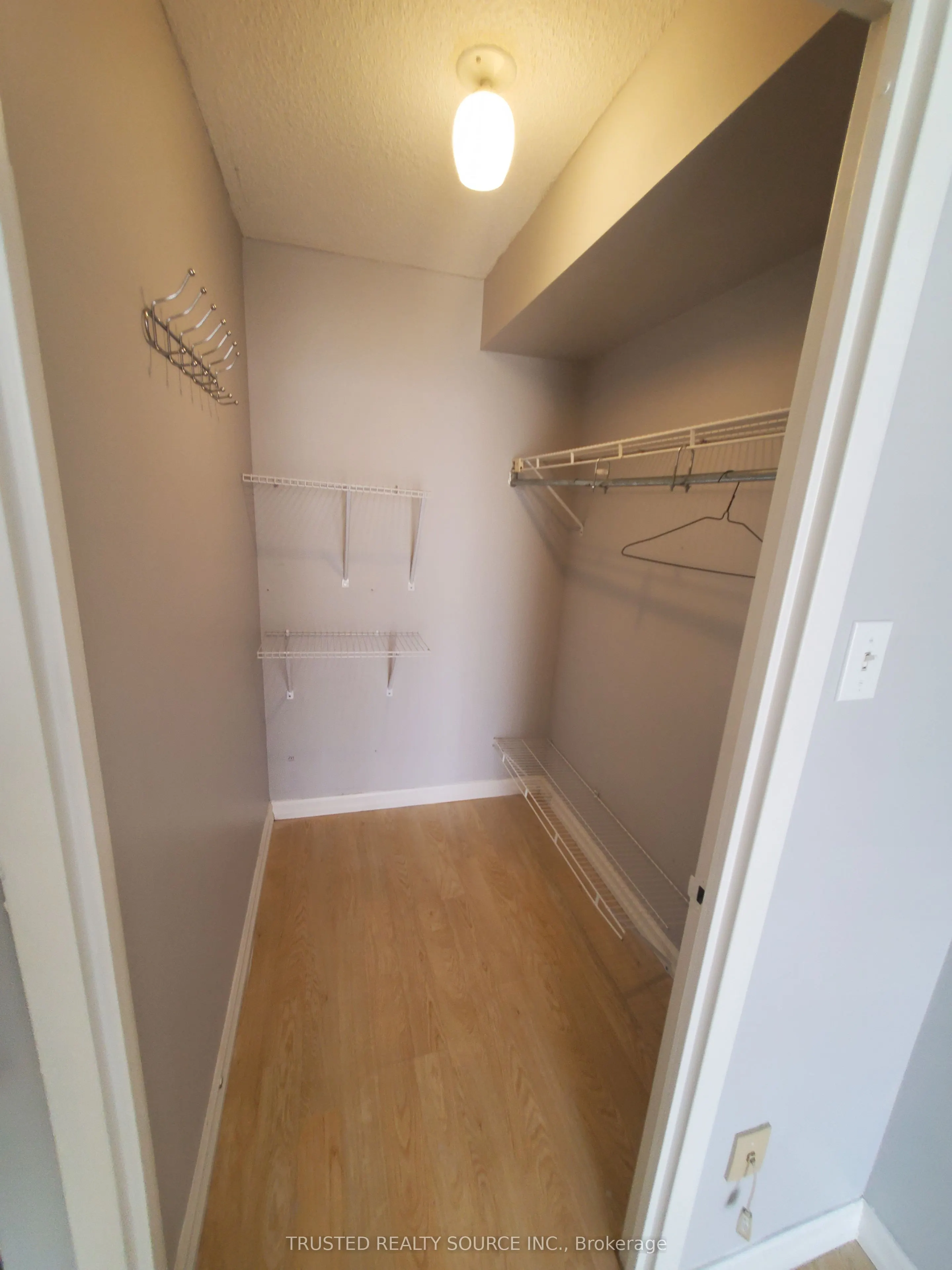 2091 Hurontario Street, #904