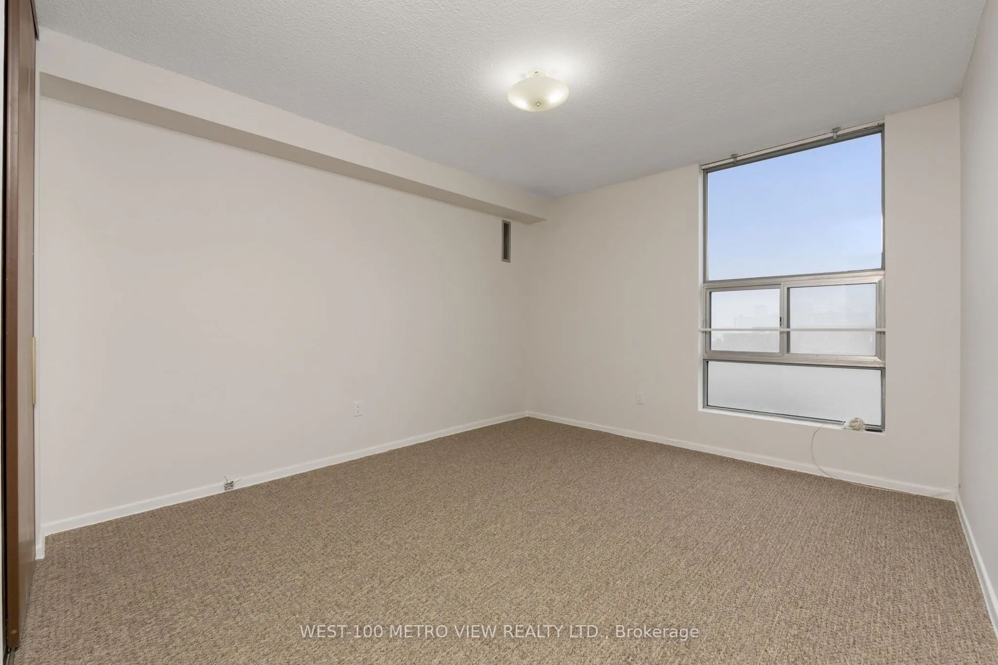 15 Kensington Road, #908