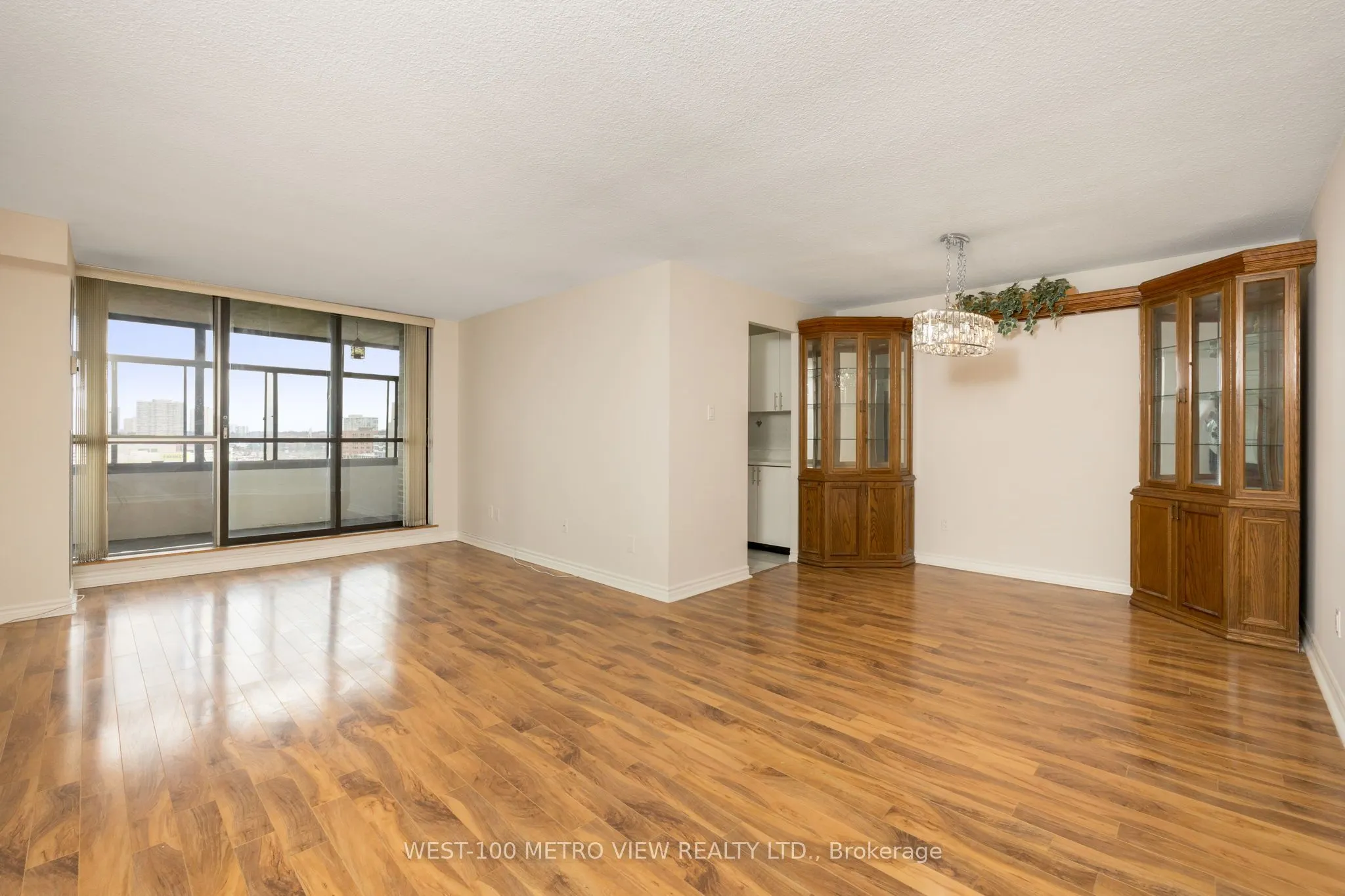 15 Kensington Road, #908