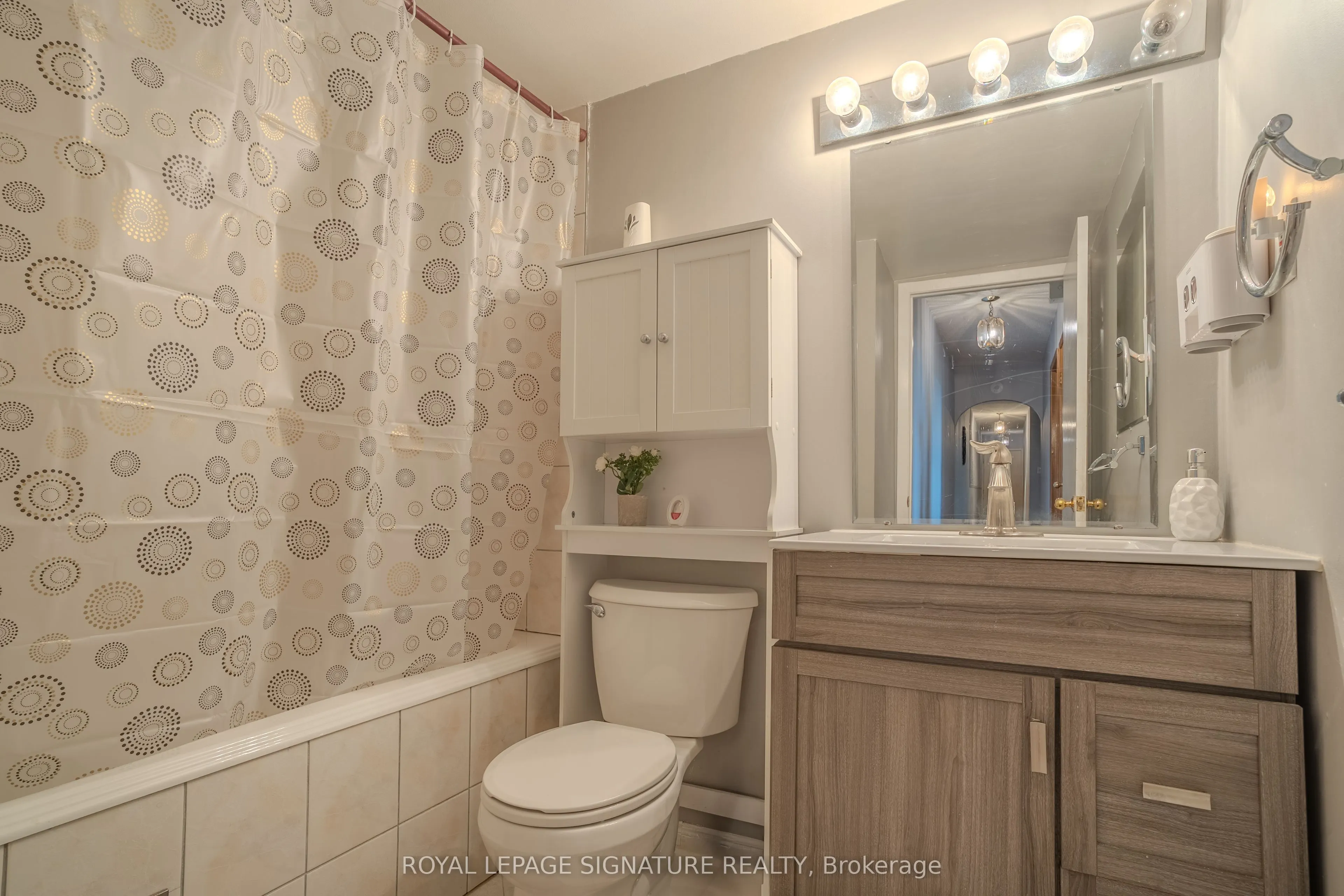 975 Warwick Court, #1608
