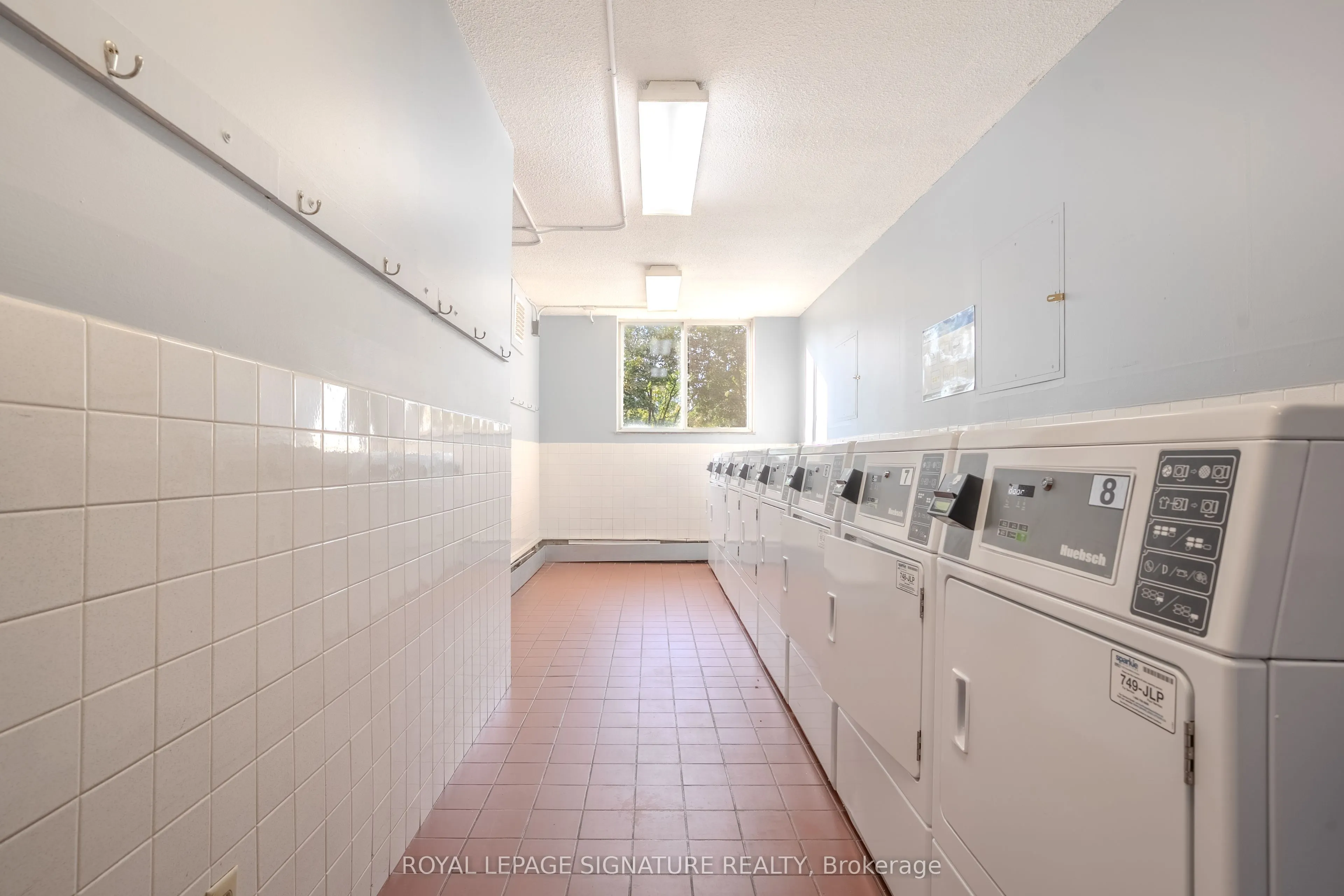 975 Warwick Court, #1608