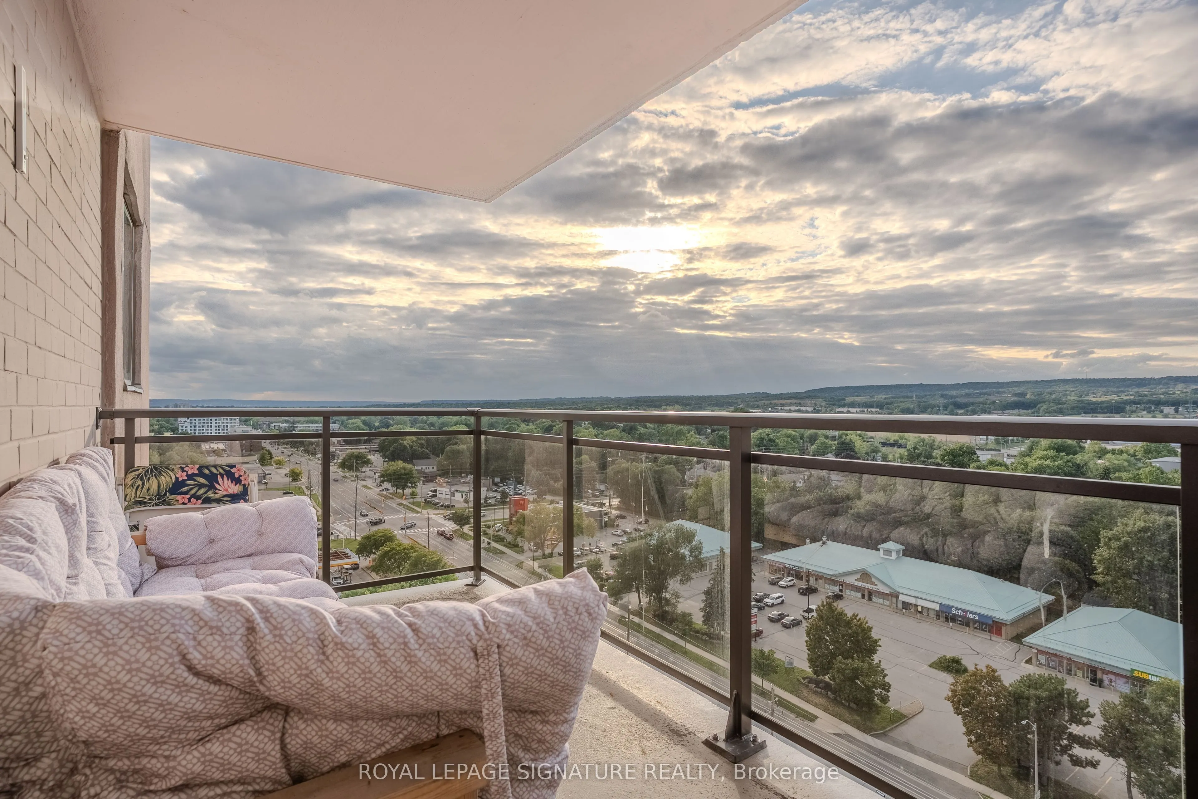 975 Warwick Court, #1608