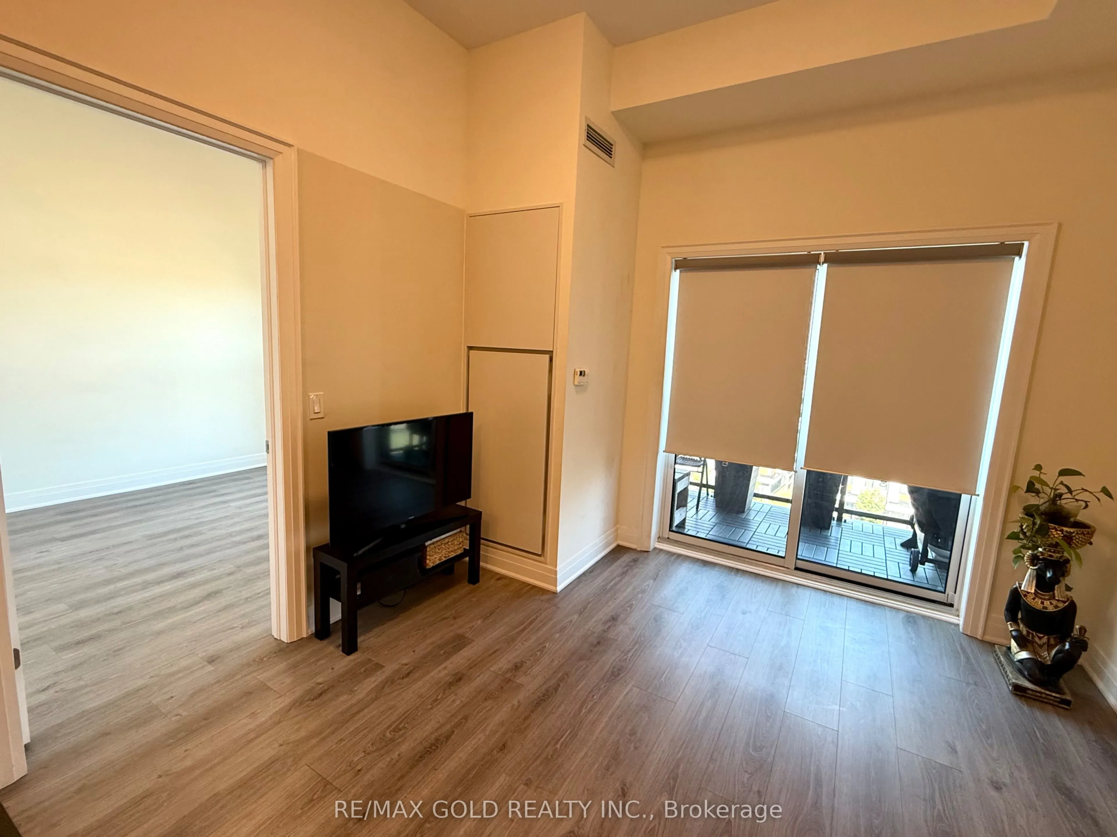 128 Grovewood Common, #608