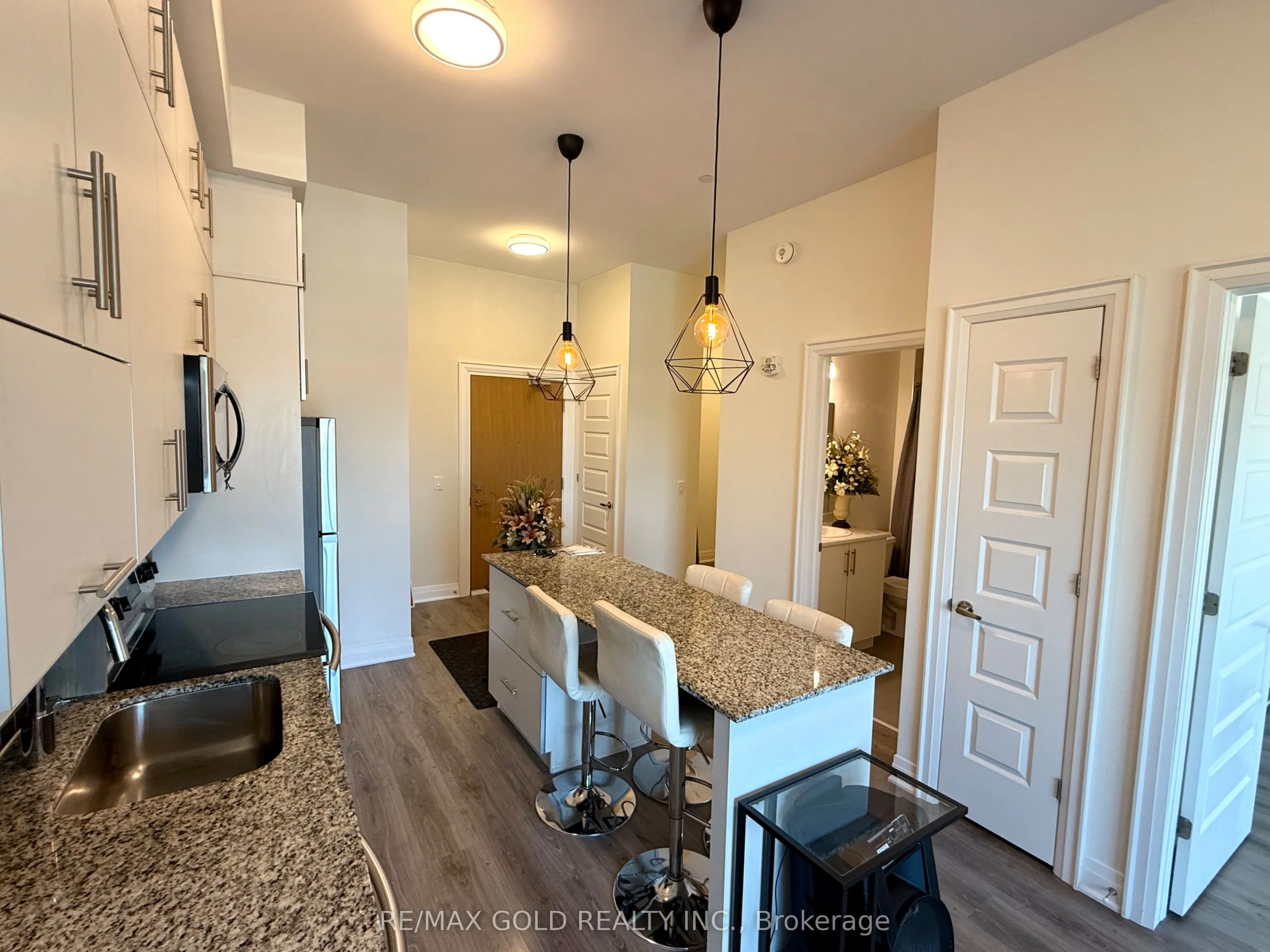 128 Grovewood Common, #608