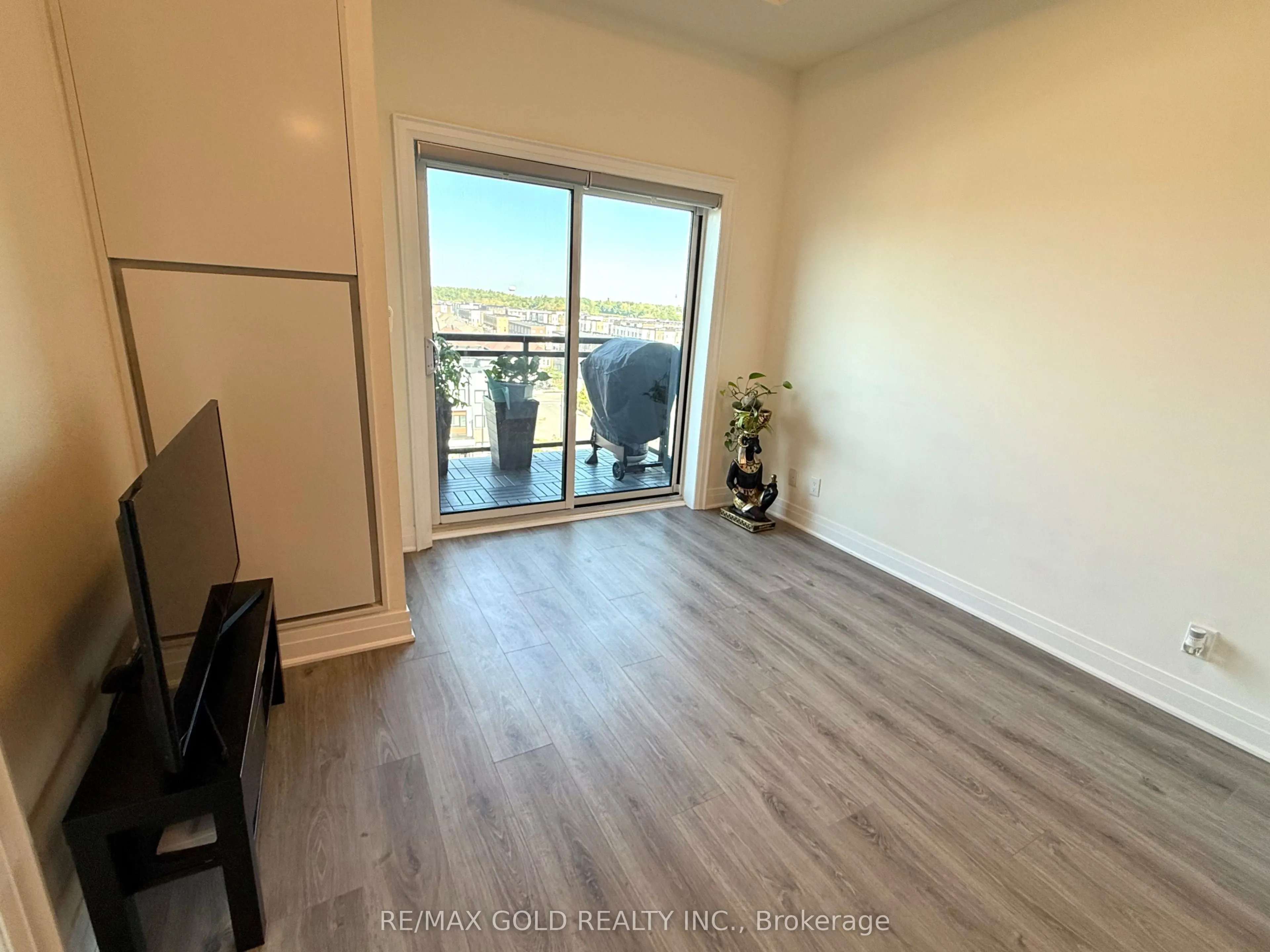 128 Grovewood Common, #608