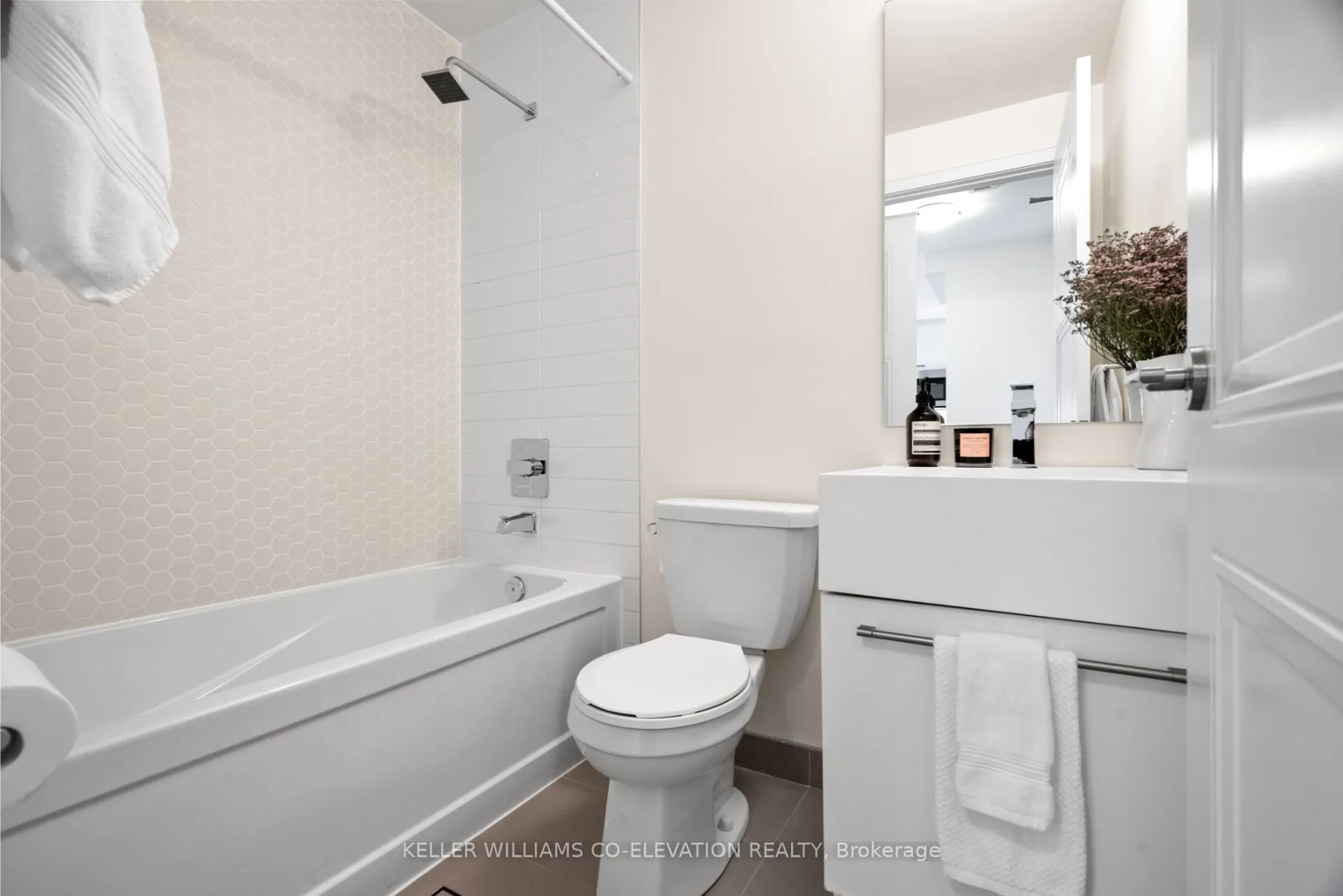 1 Neighbourhood Lane, #607