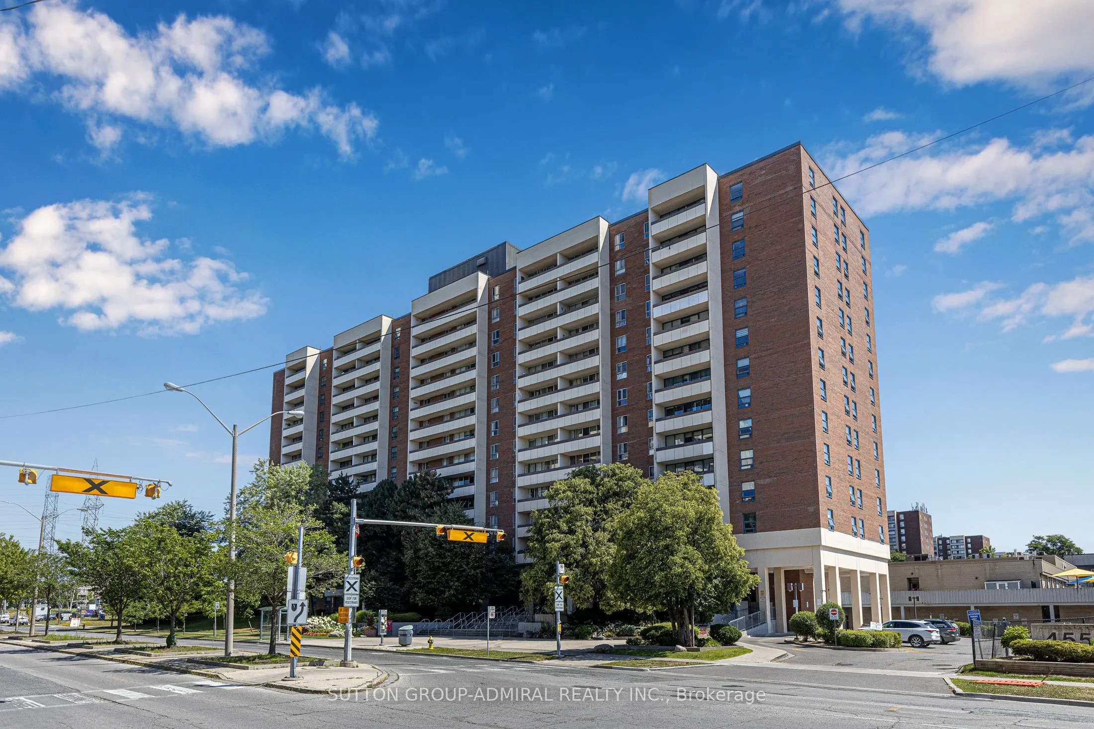 455 Sentinel Road, #806