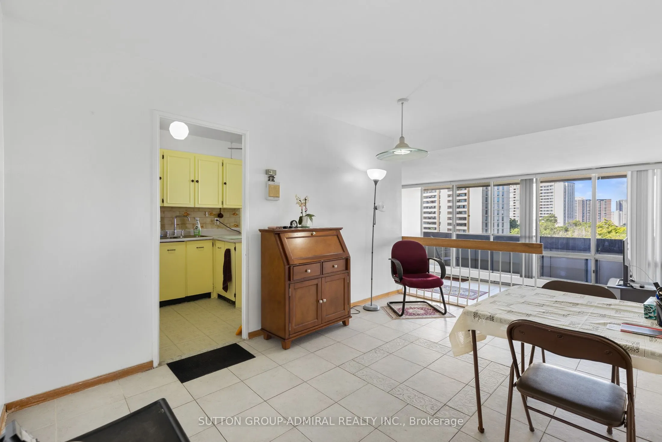 455 Sentinel Road, #806