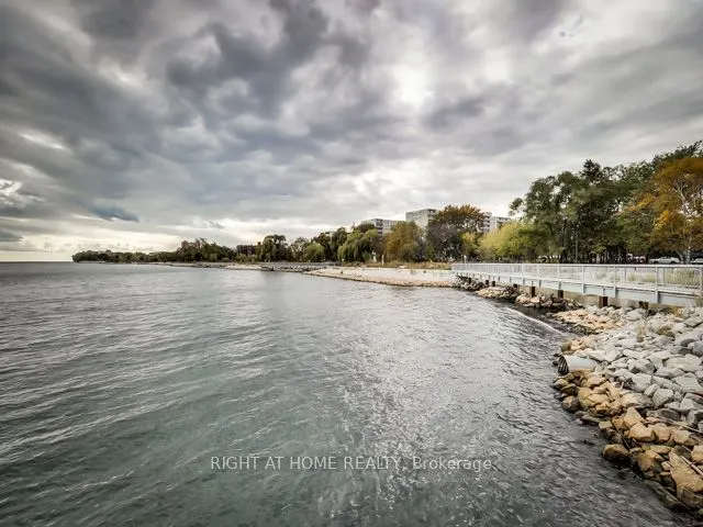2285 Lake Shore Boulevard W, #606