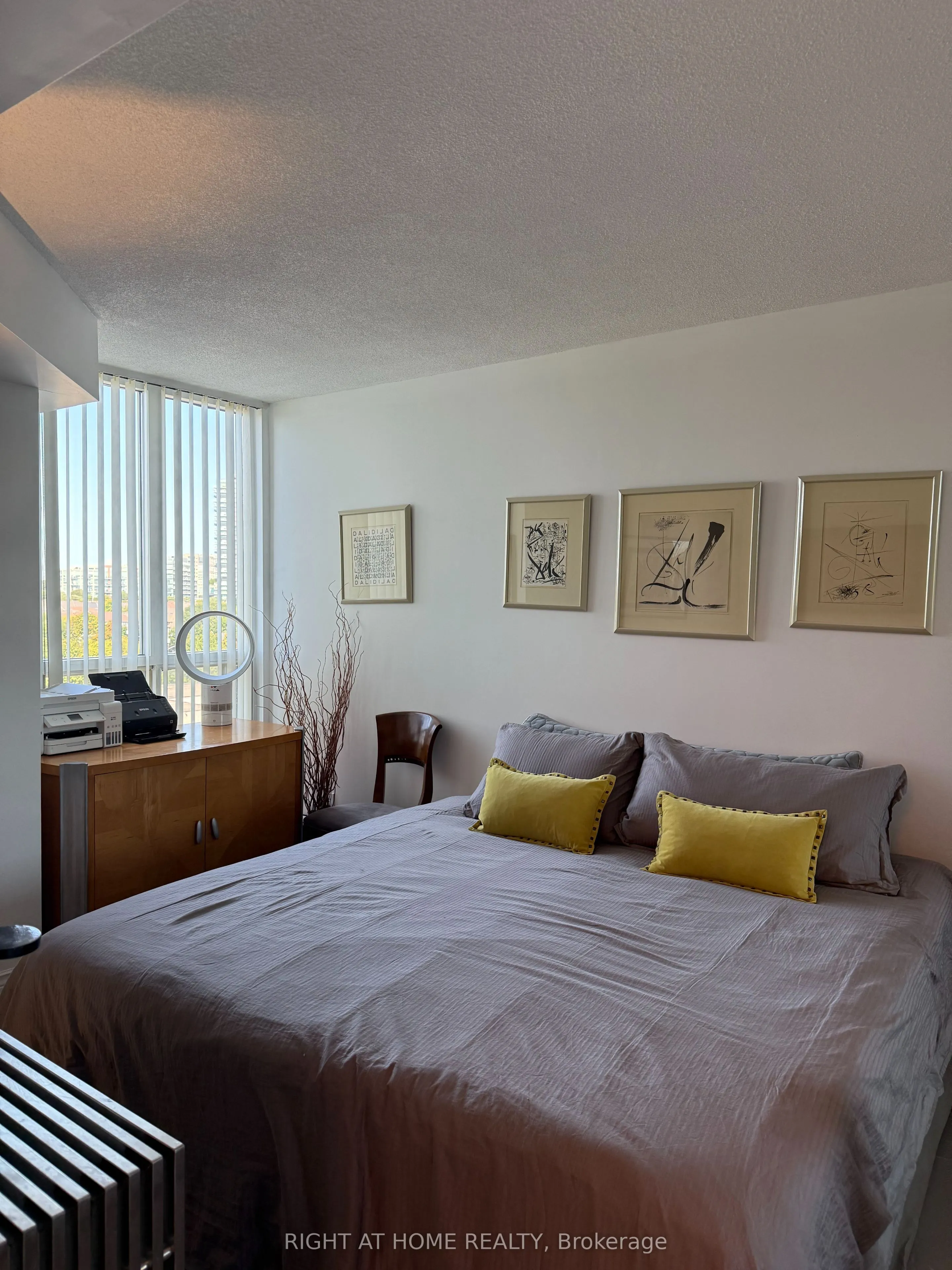 2285 Lake Shore Boulevard W, #606