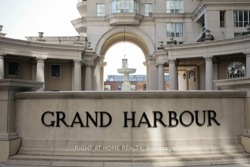 2285 Lake Shore Boulevard W, #606