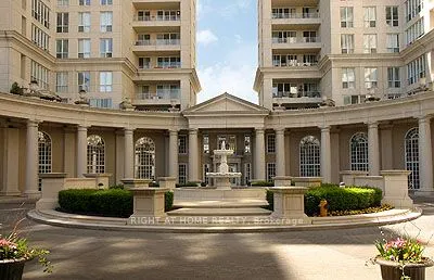 2285 Lake Shore Boulevard W, #606