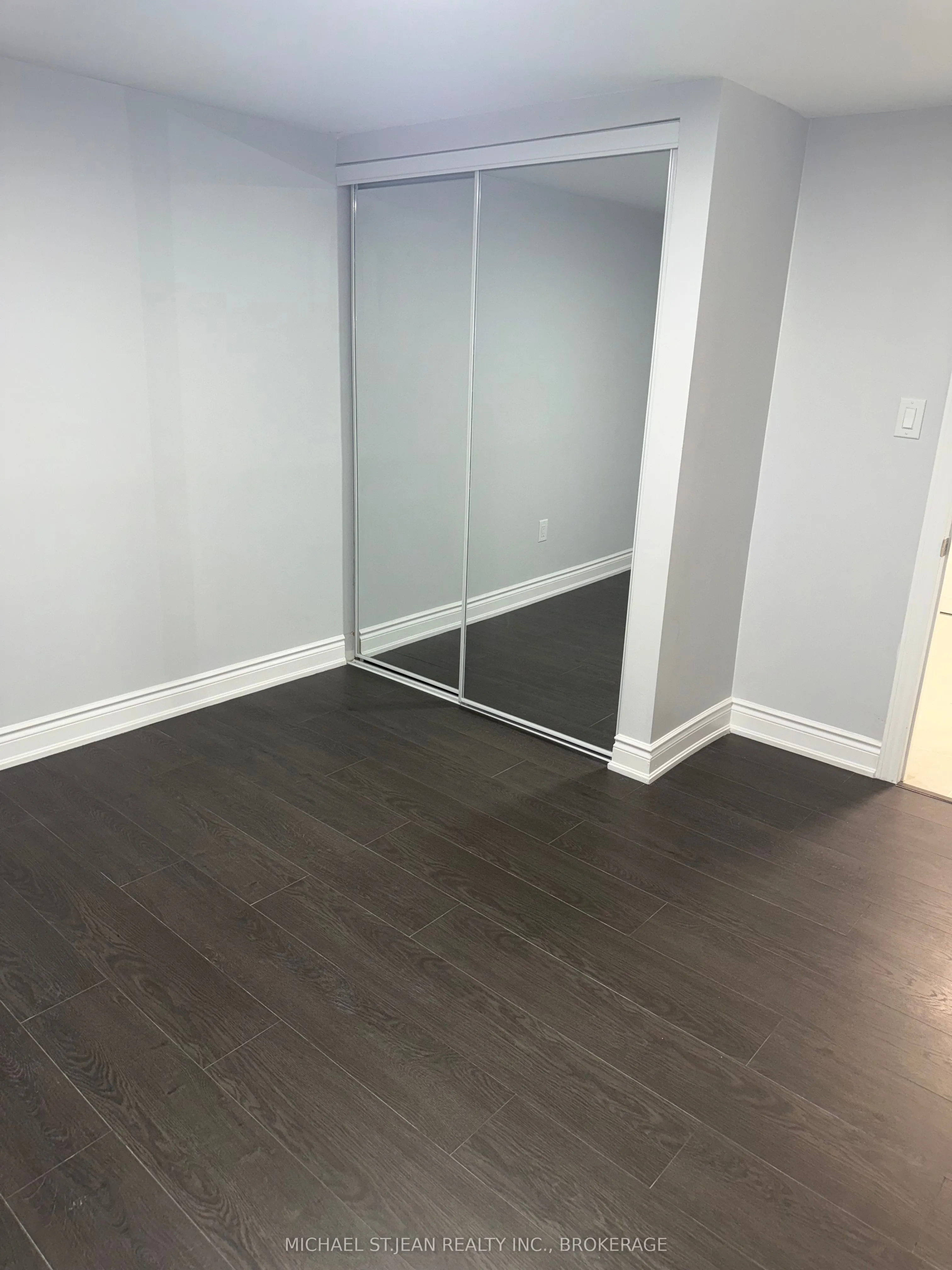 2034 Waycross Crescent, #Basement