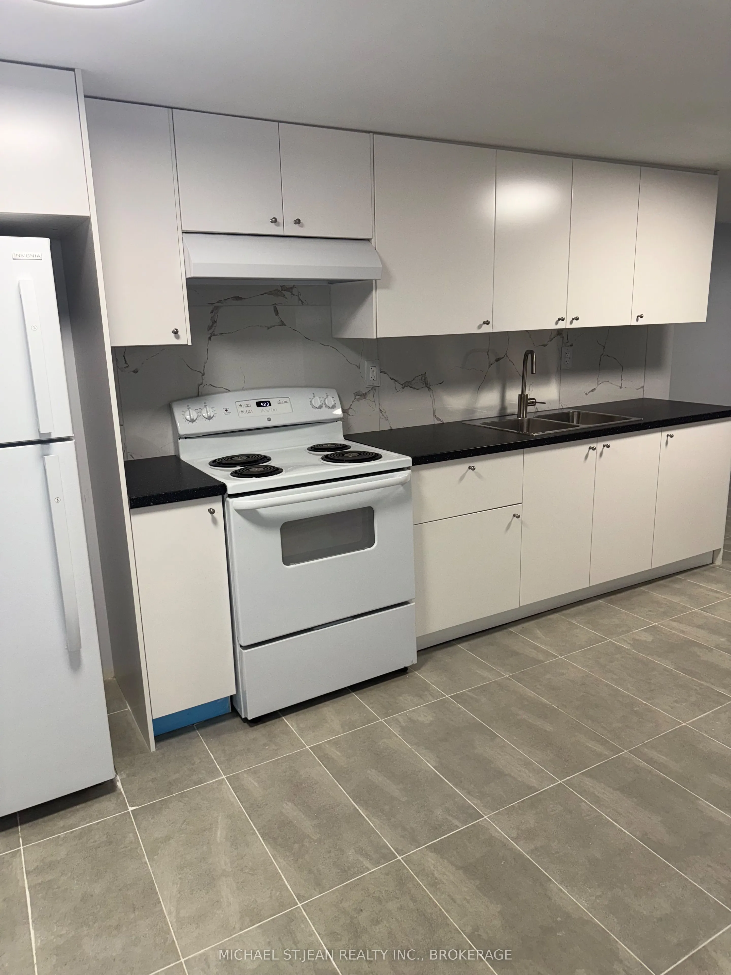 2034 Waycross Crescent, #Basement