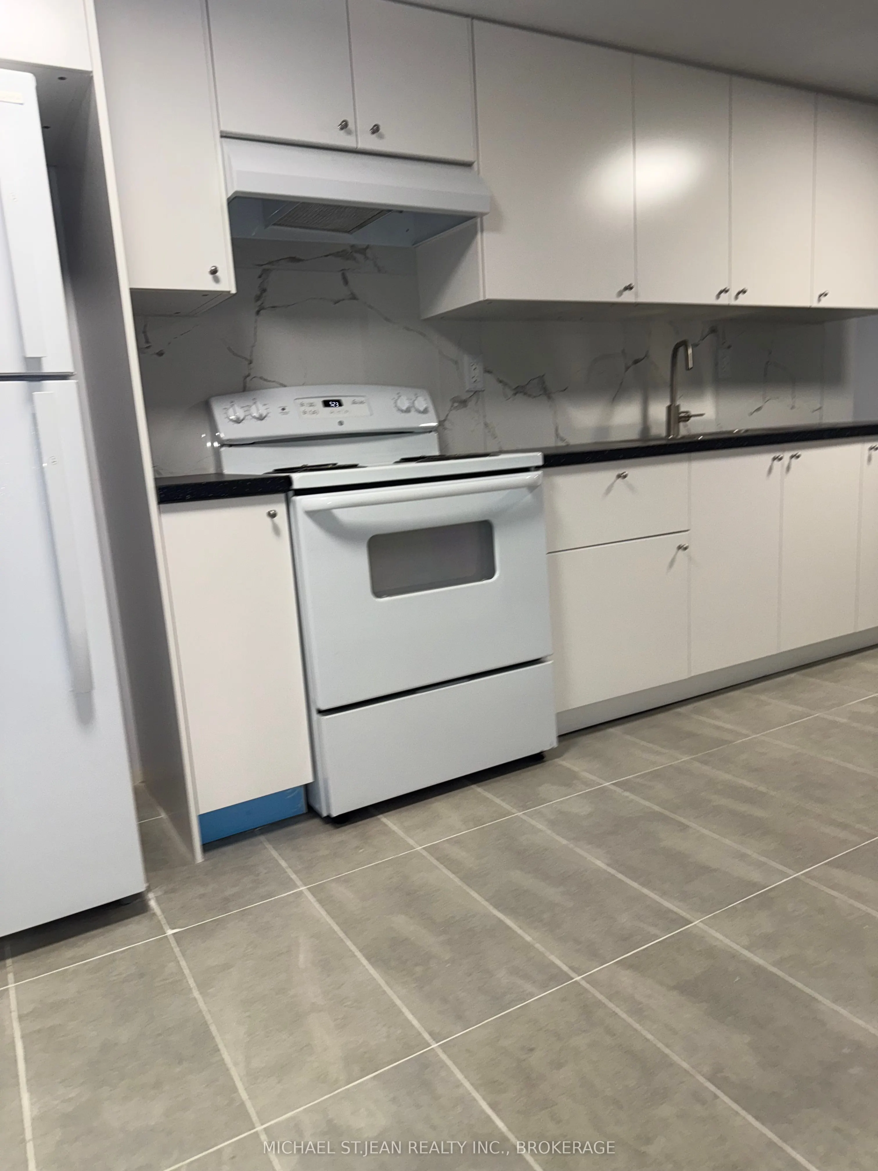 2034 Waycross Crescent, #Basement