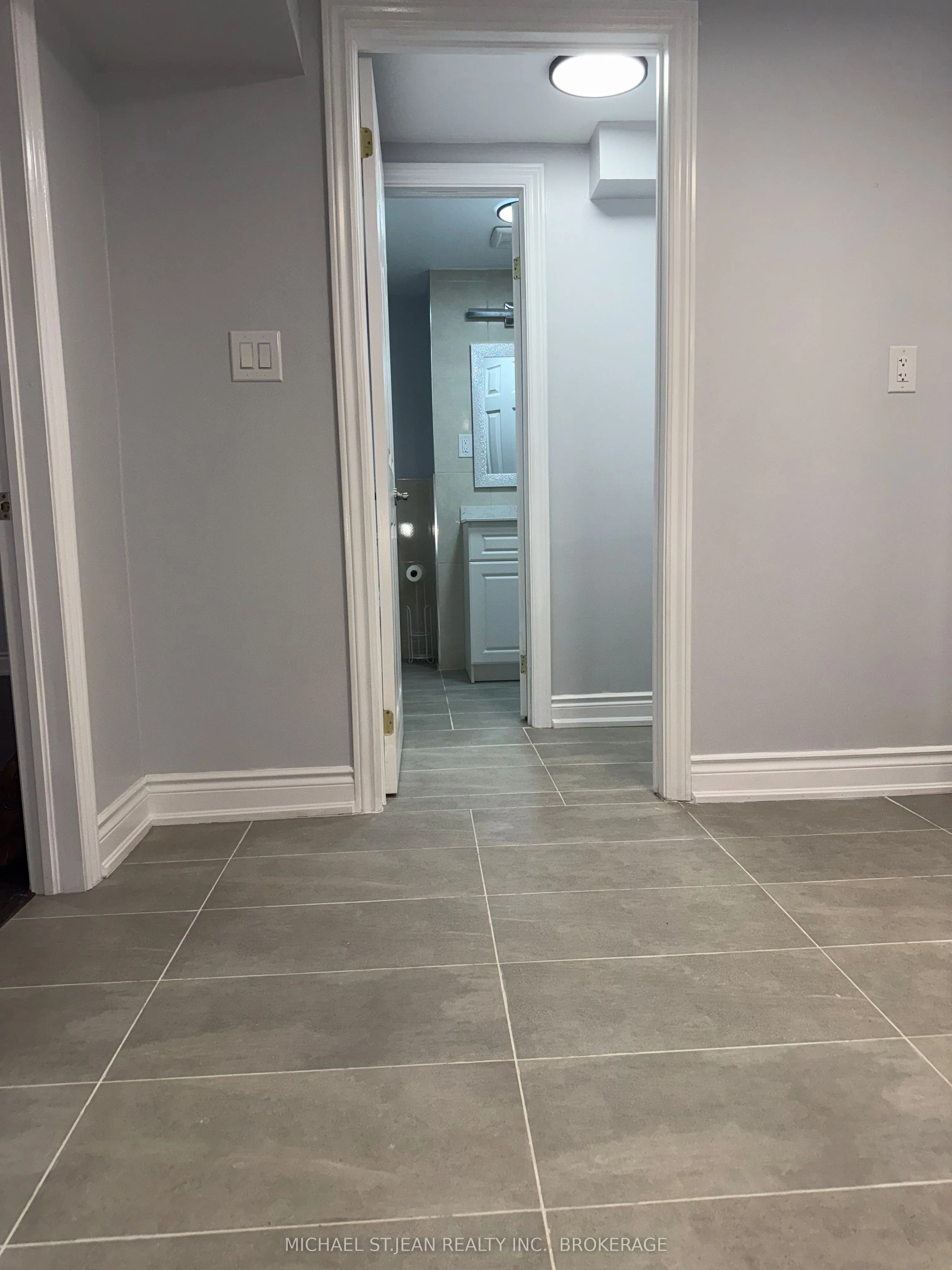 2034 Waycross Crescent, #Basement