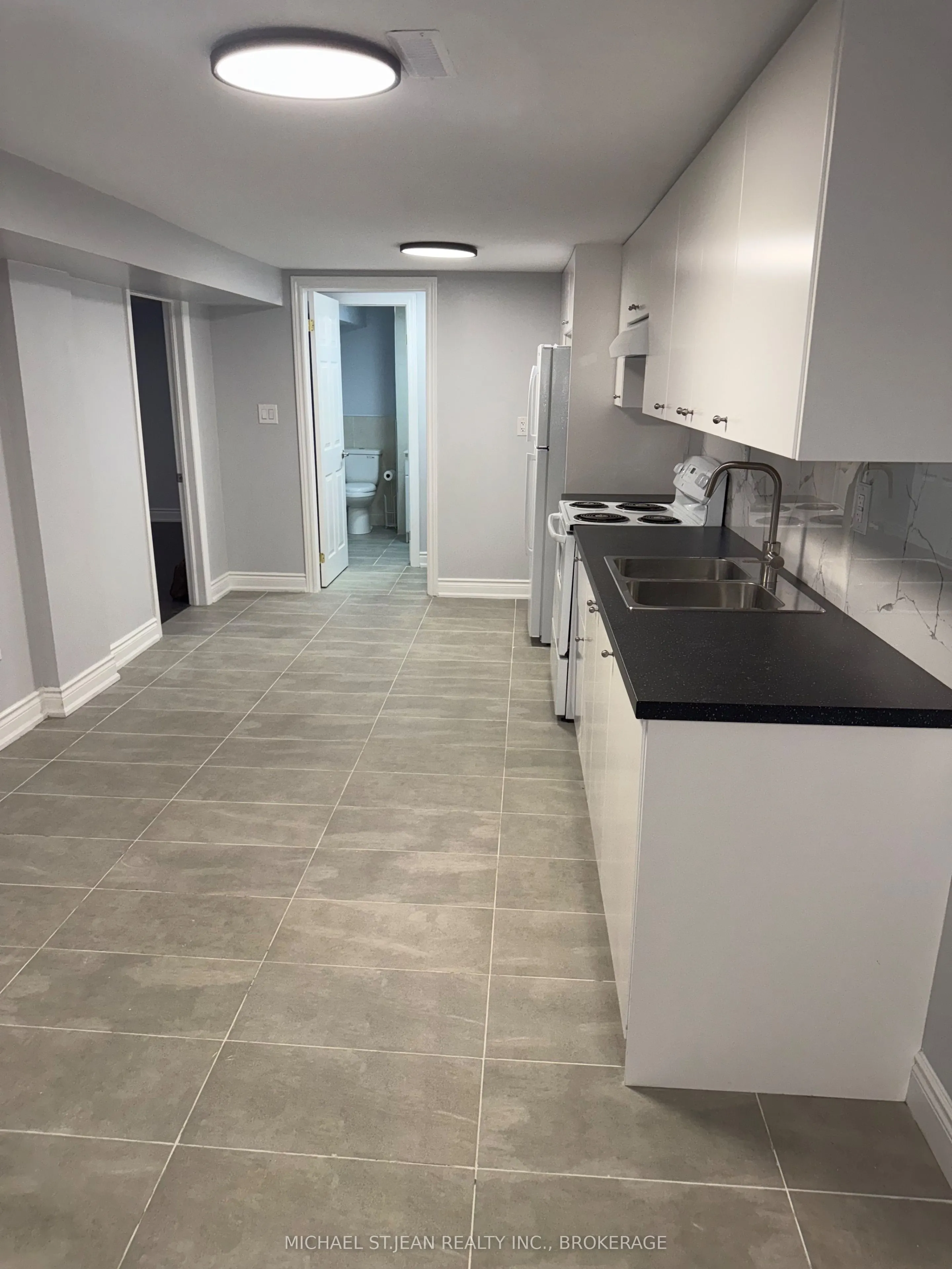 2034 Waycross Crescent, #Basement