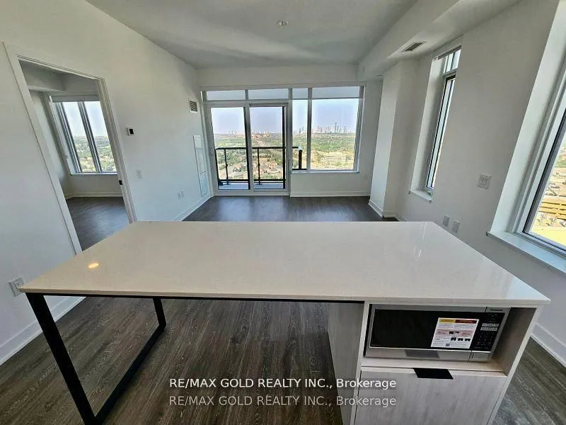 2495 Eglinton Avenue W, #1903