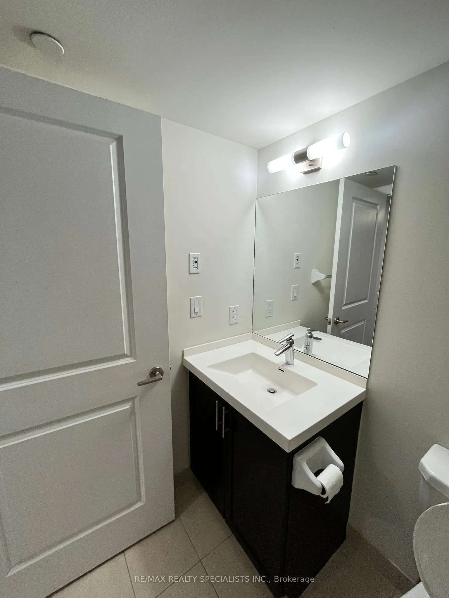 2 Eva Road, #925