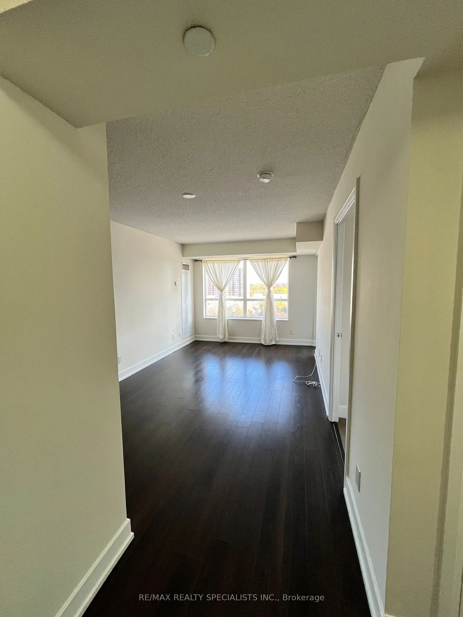 2 Eva Road, #925
