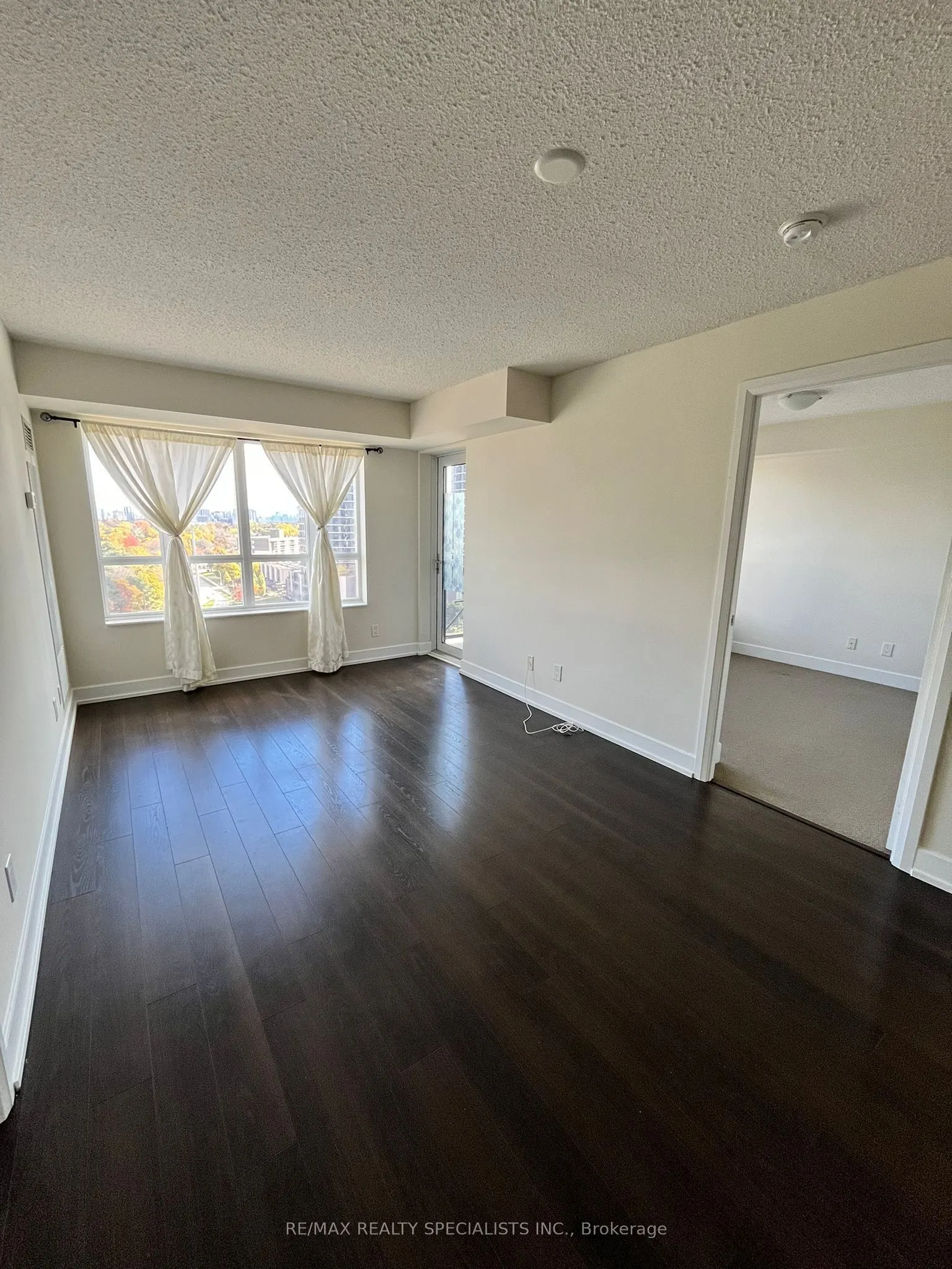2 Eva Road, #925