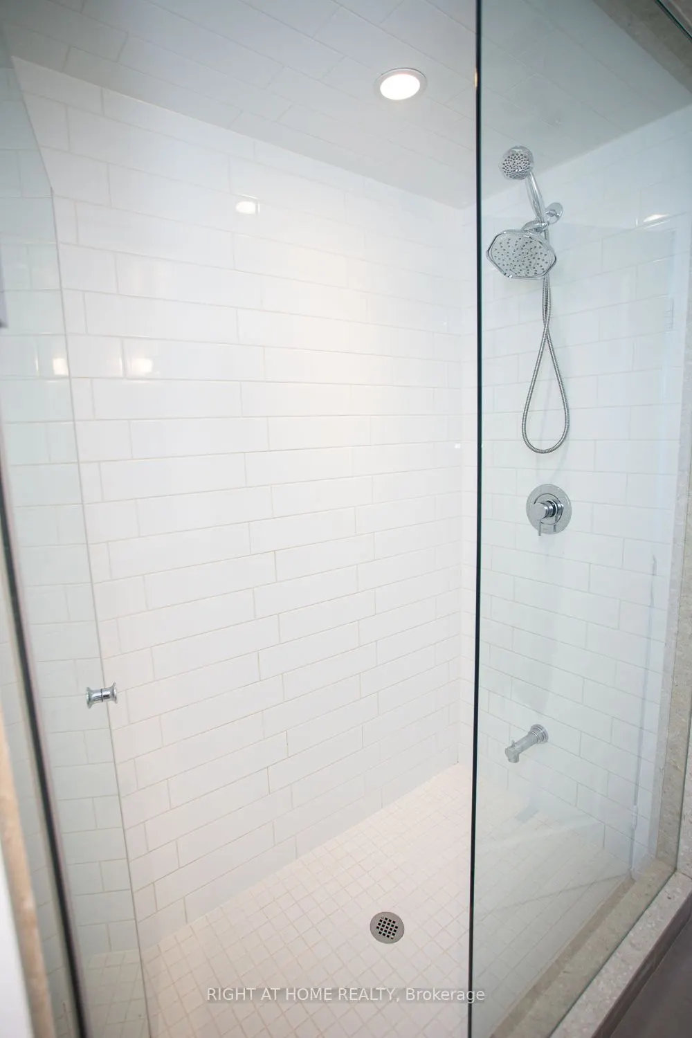 55 Speers Road S, #1705