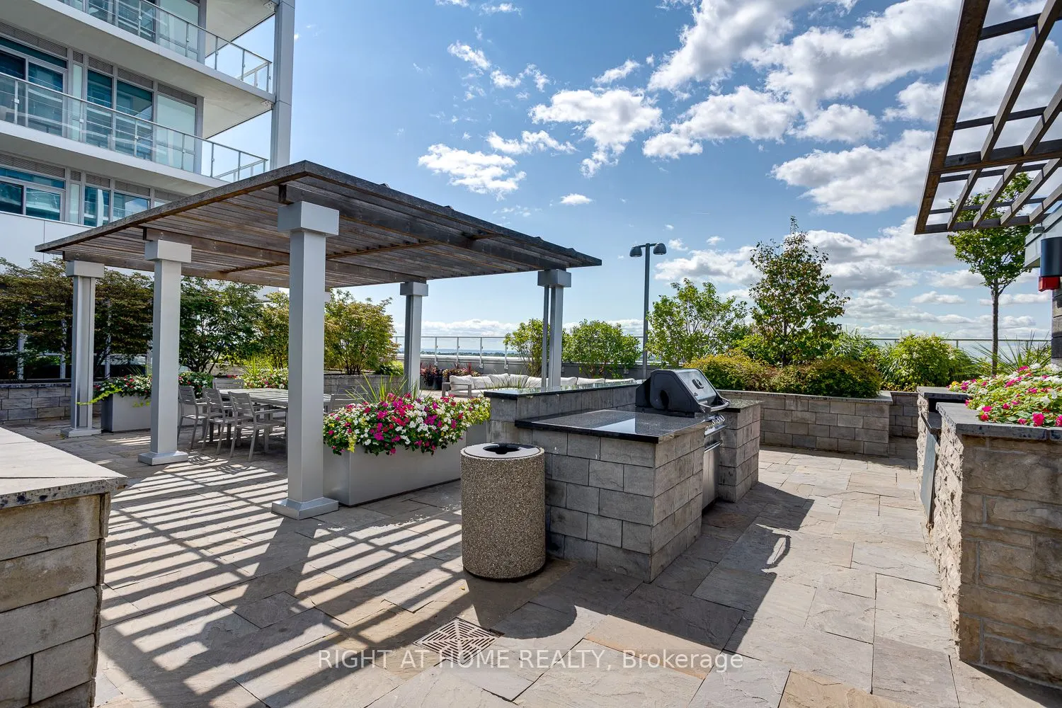 55 Speers Road S, #1705