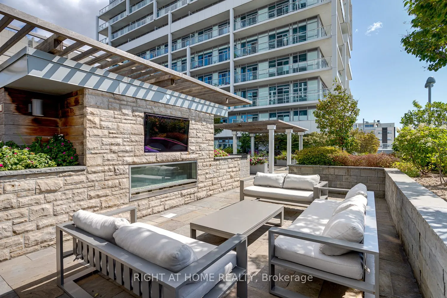 55 Speers Road S, #1705