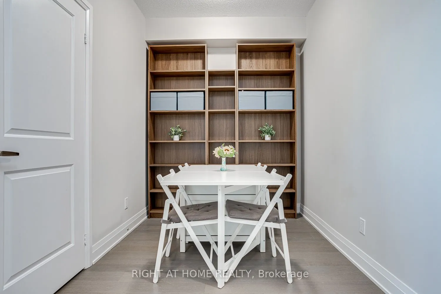 55 Speers Road S, #1705