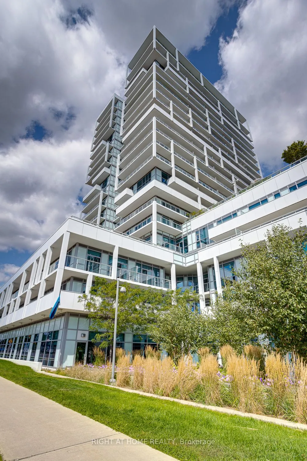 55 Speers Road S, #1705
