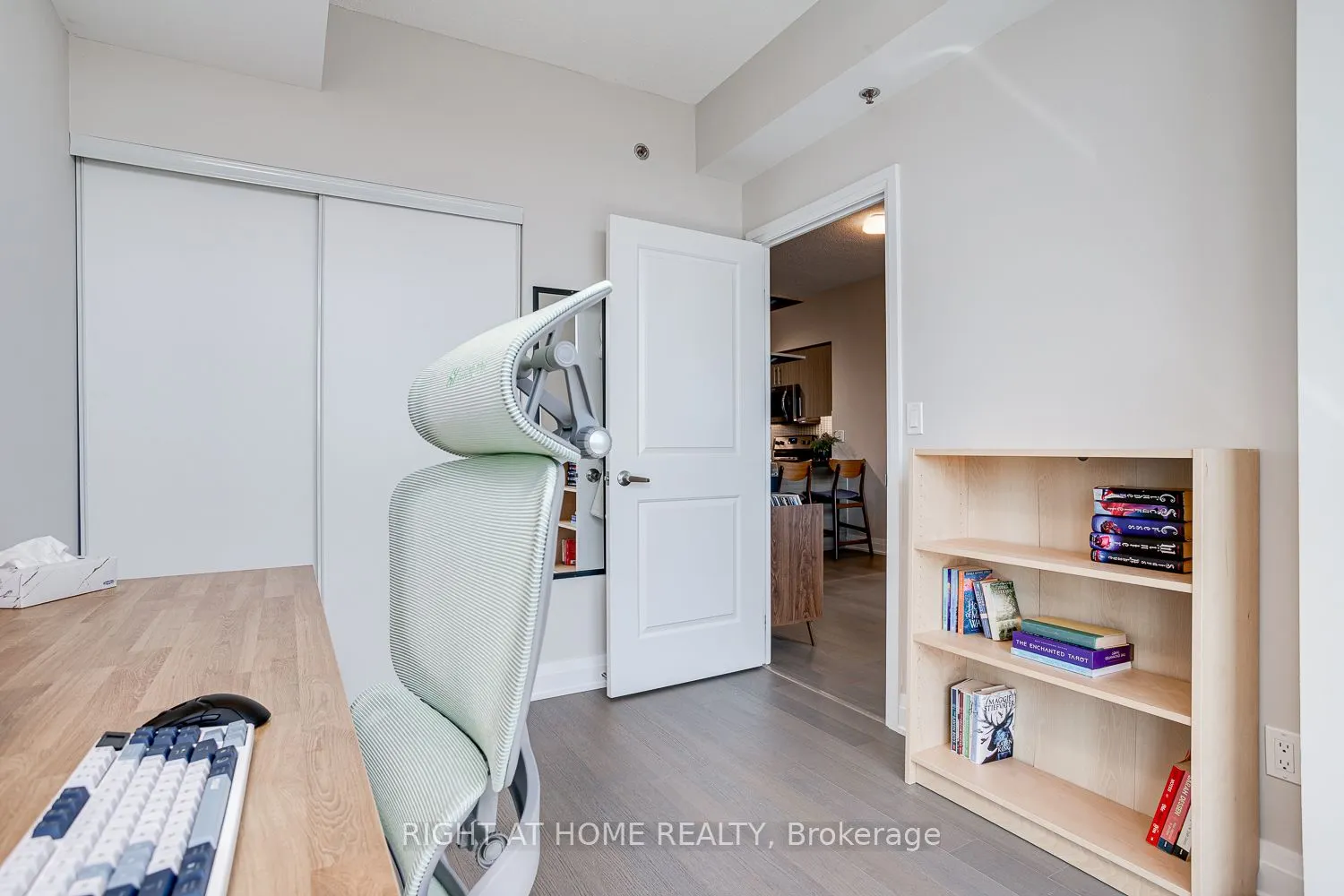 55 Speers Road S, #1705