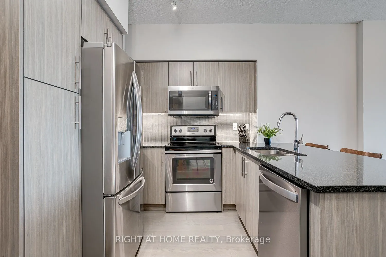 55 Speers Road S, #1705