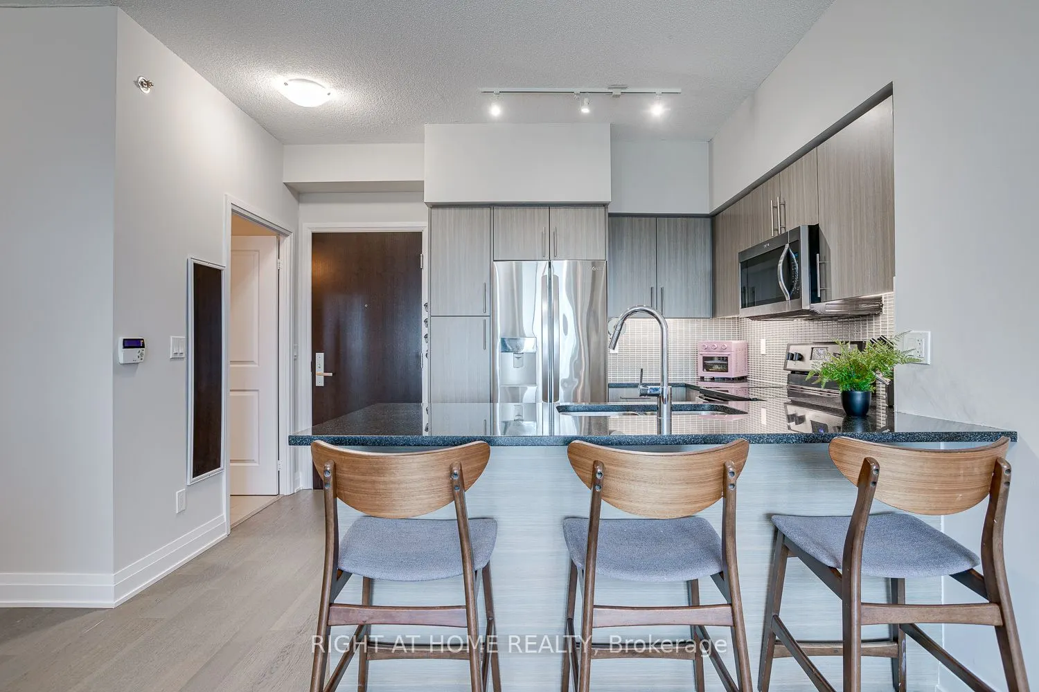 55 Speers Road S, #1705