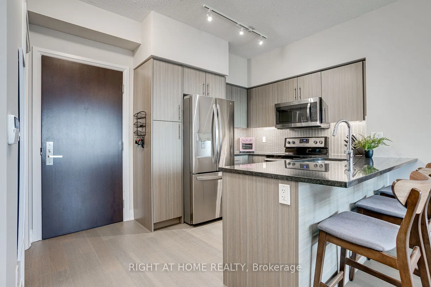 55 Speers Road S, #1705