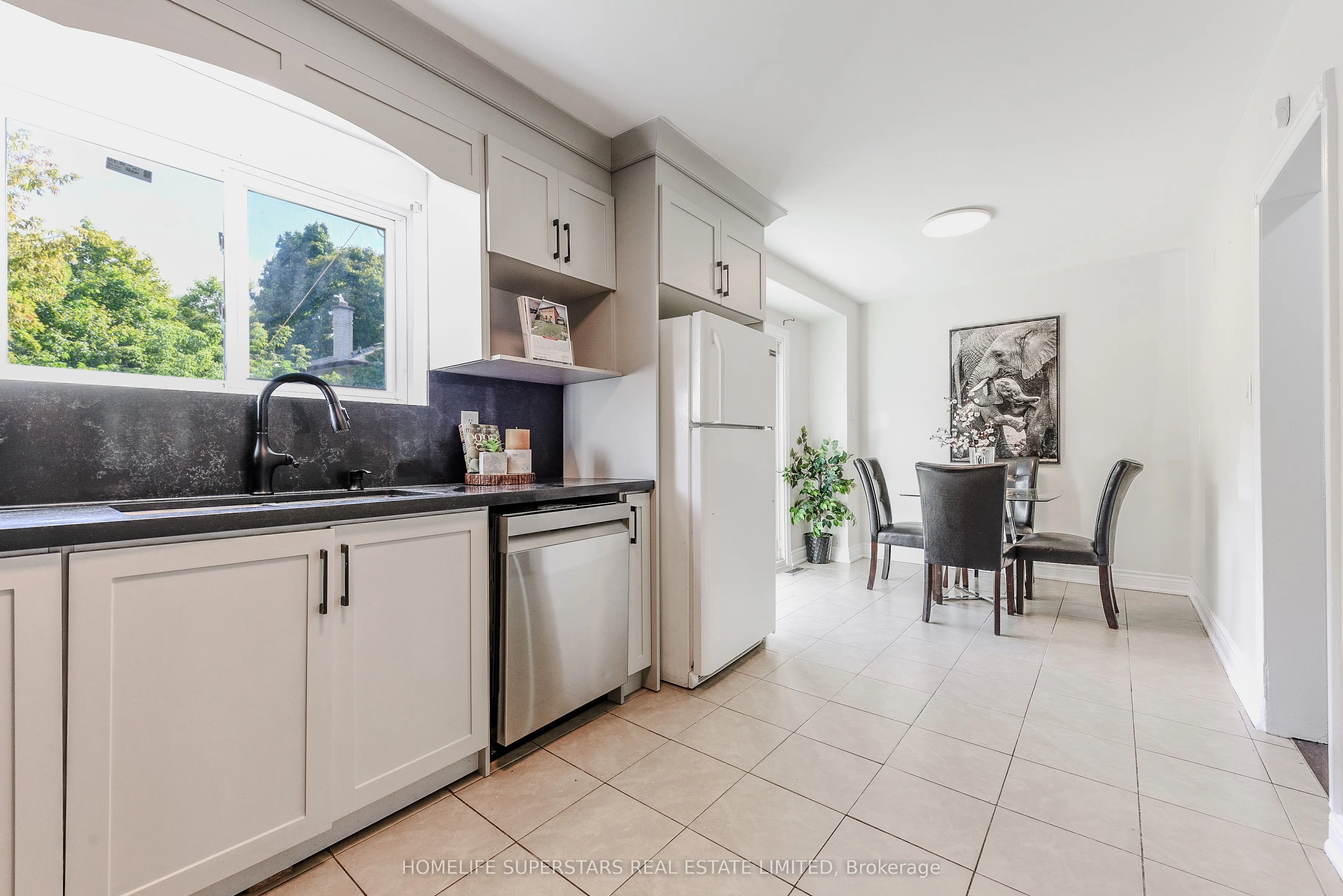 3 Lightwood Drive