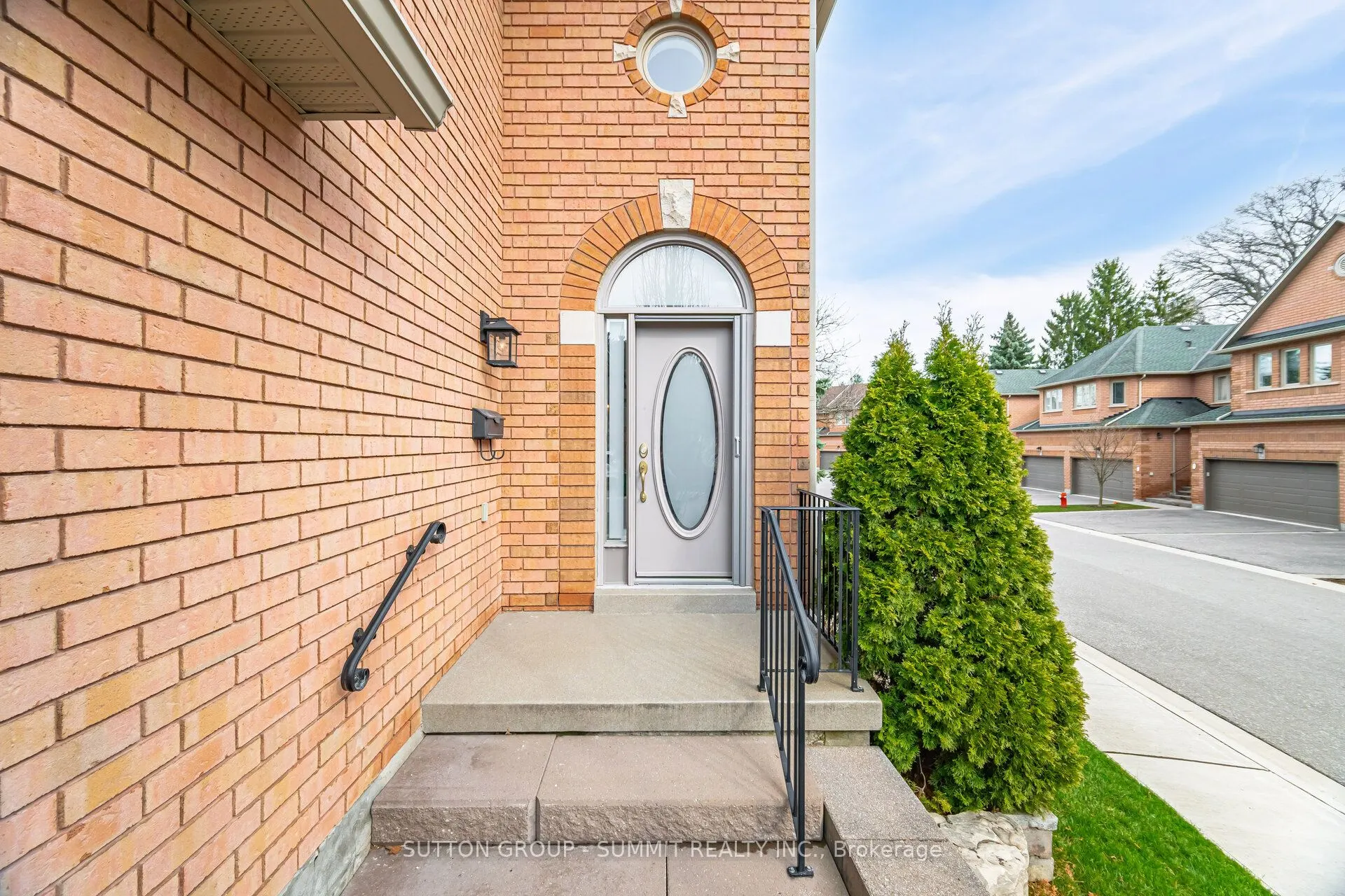 1905 Broad Hollow Gate, #14