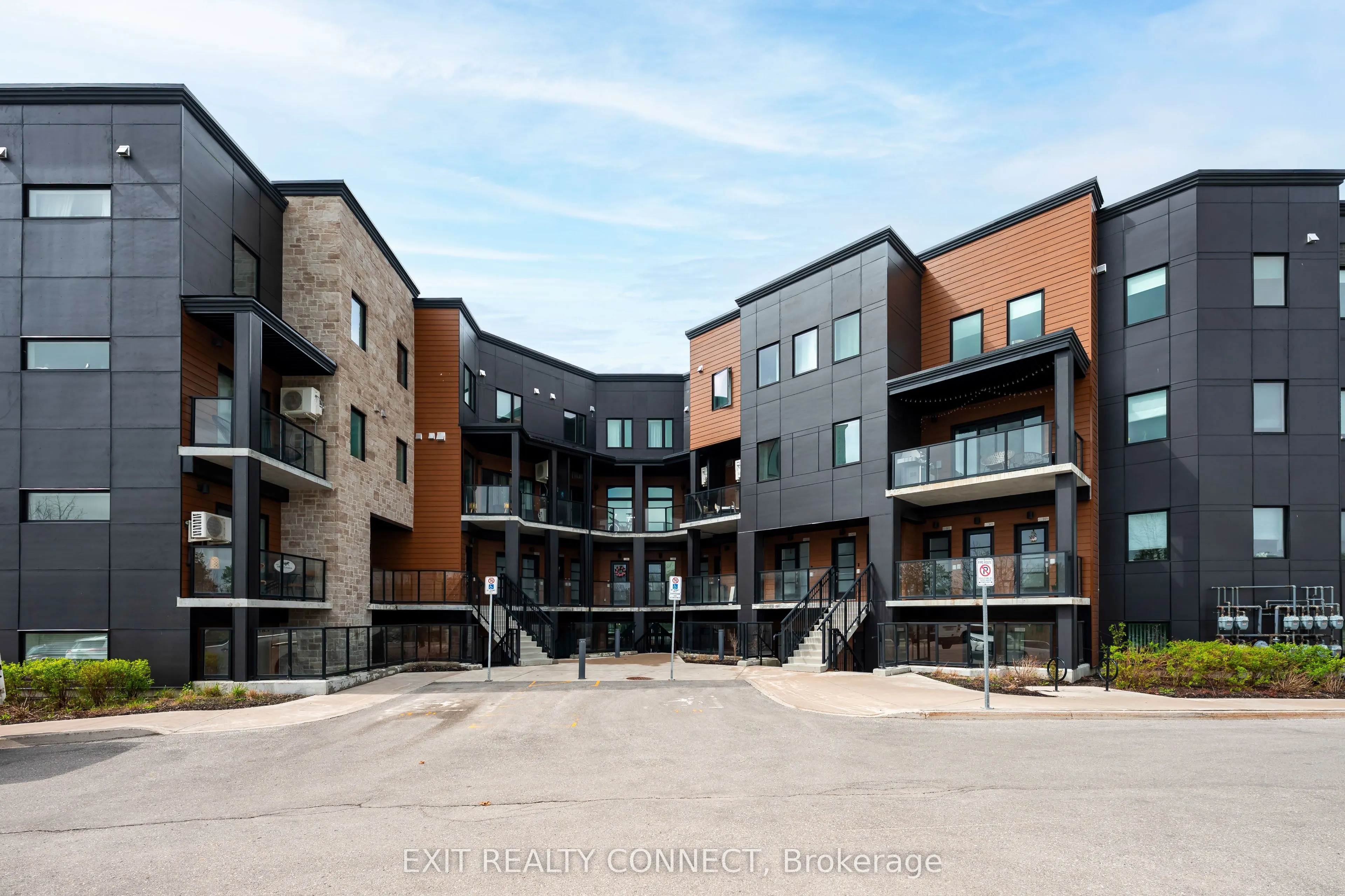 17 Centre Street, #104