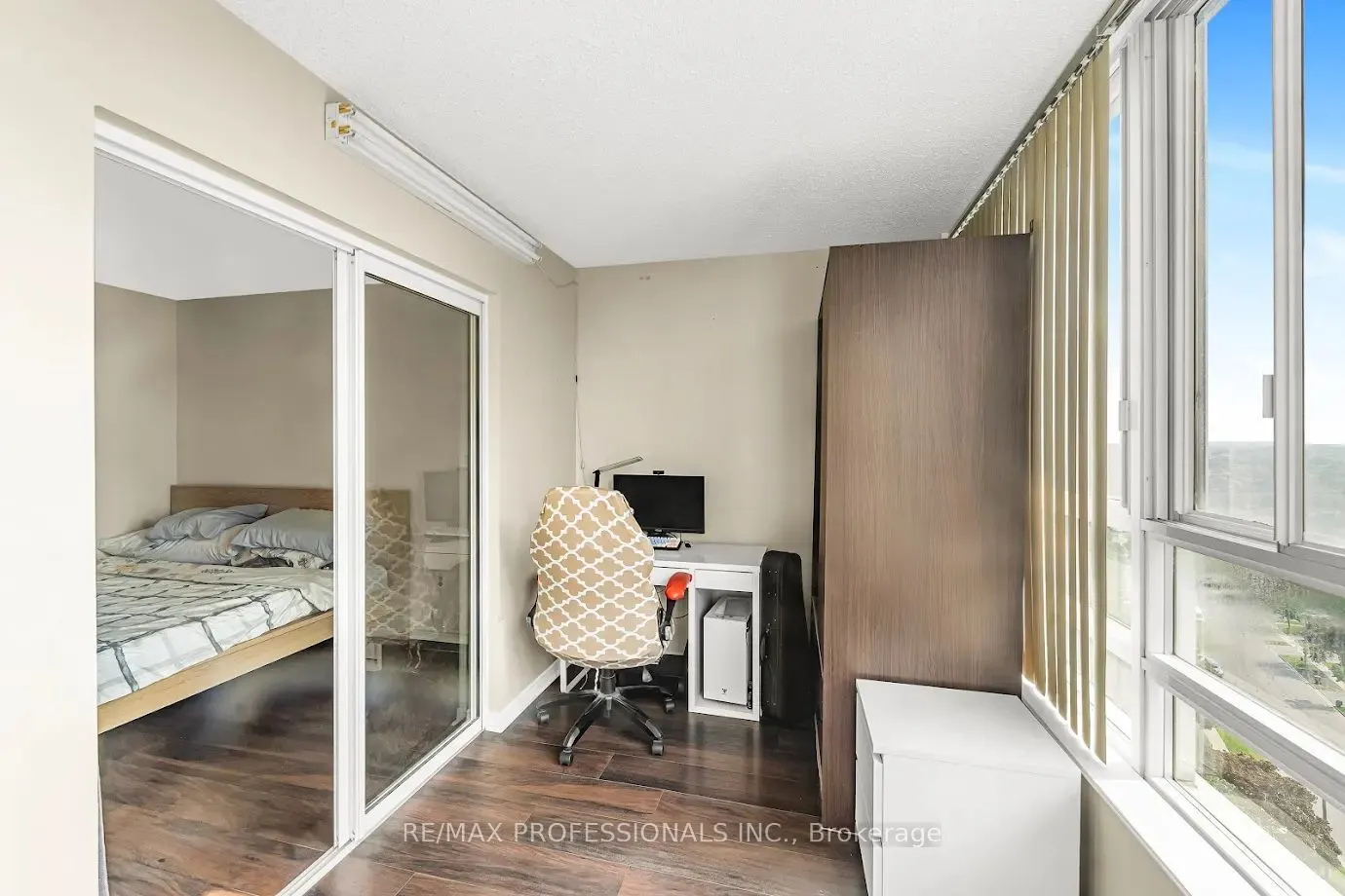 50 Kingsbridge Garden Circle, #1502